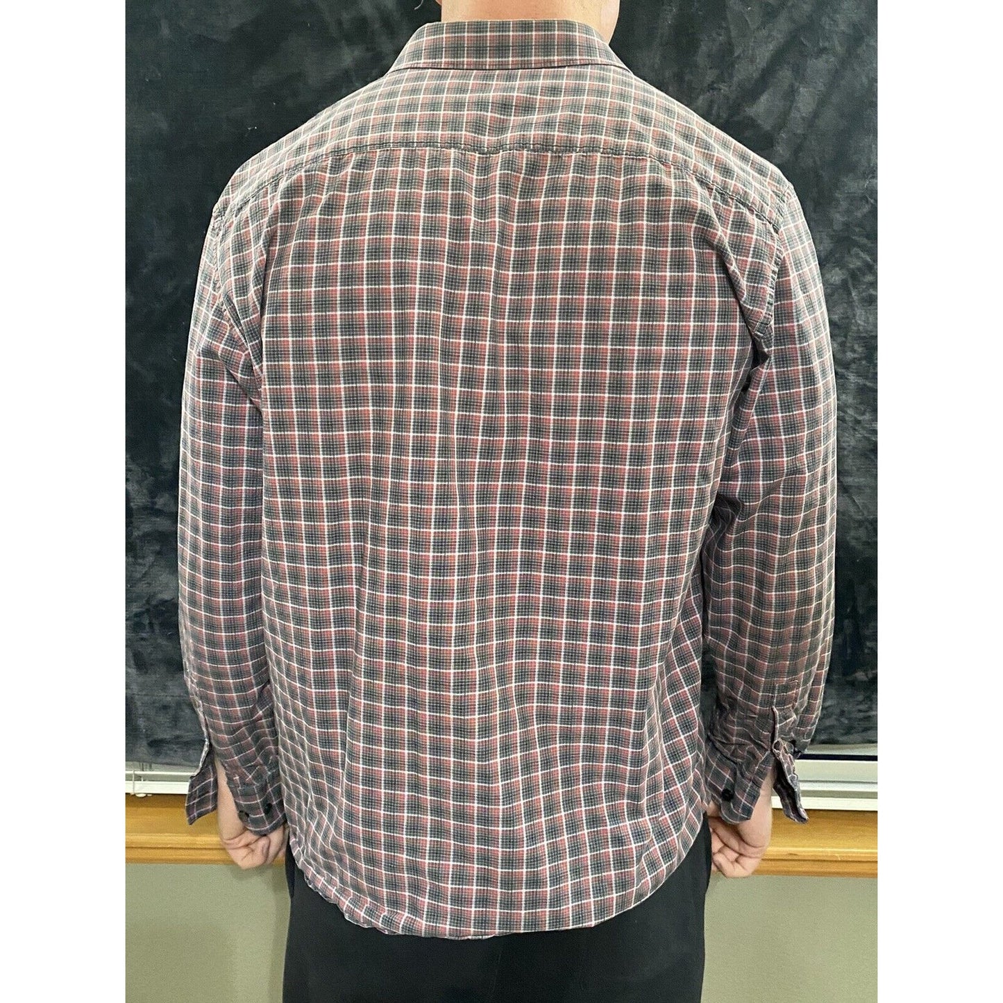 Calvin Klein Men’s Large Red & Gray Plaid Long Sleeves Button-down Dress Shirt