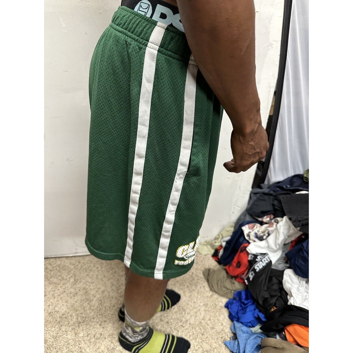 Men’s Large Nike Clay Football Green Athletic Shorts With Pockets