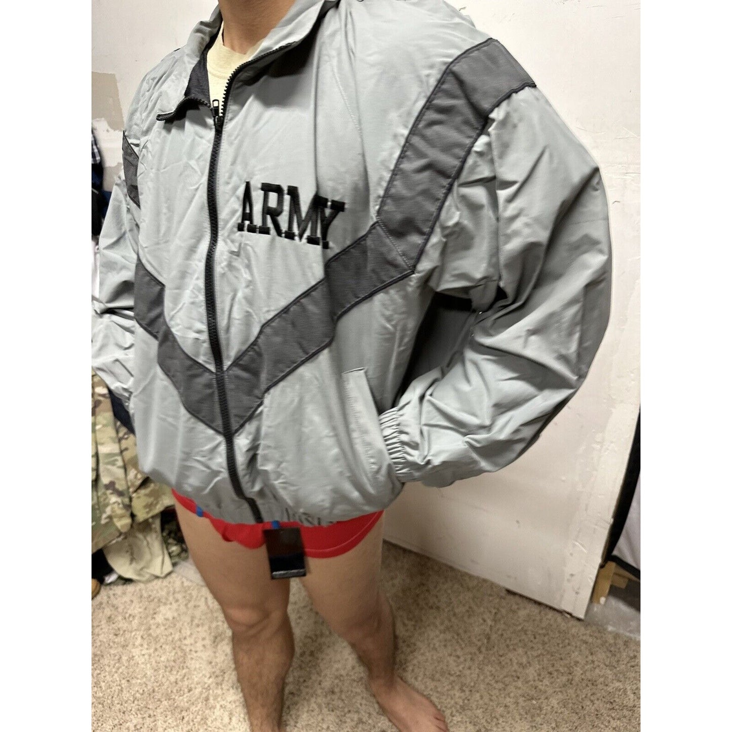 Men’s Army Medium Short Jacket Physical Fitness Uniform Full Zip Gray