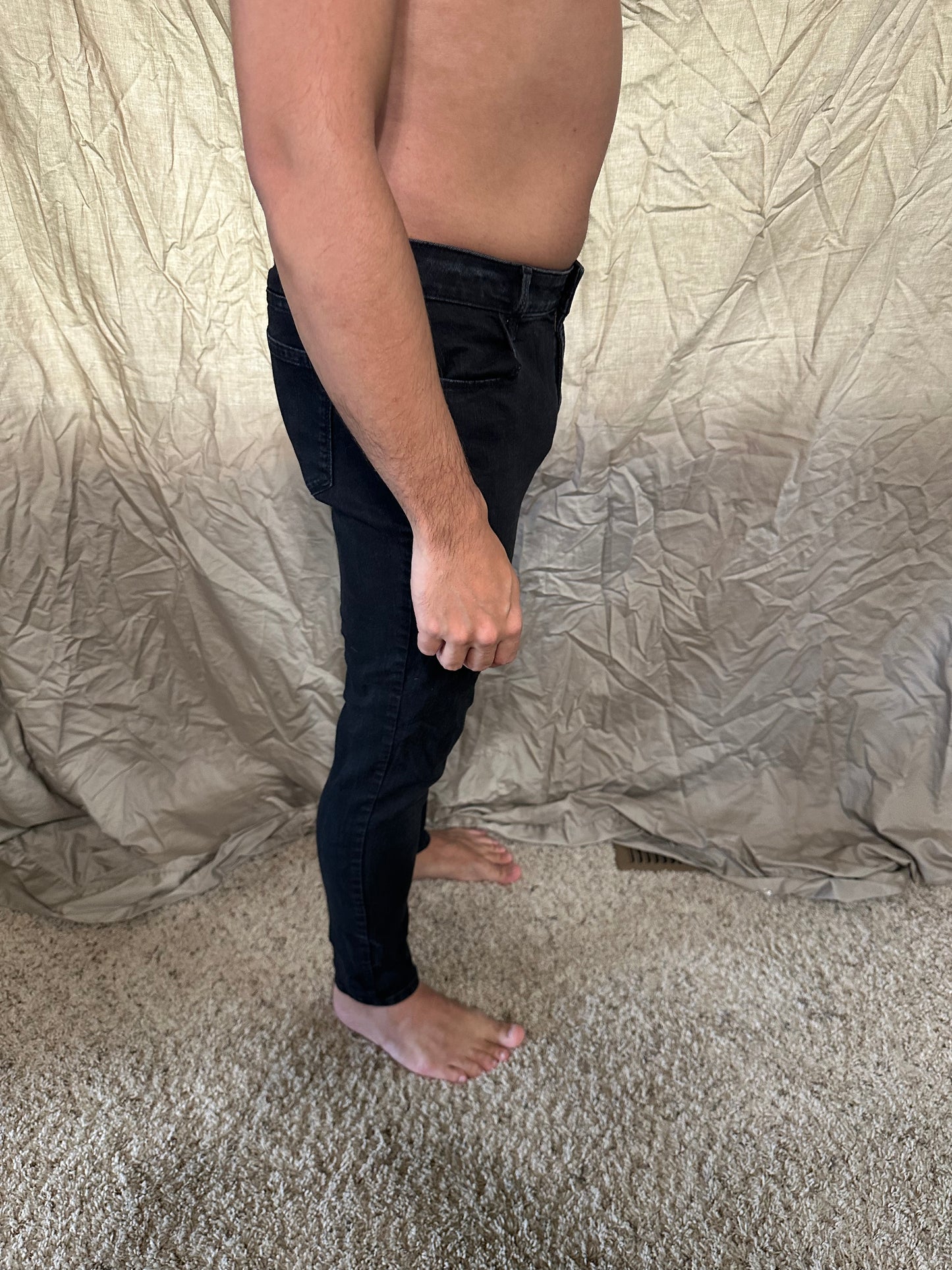 Women’s black super skinny size 8 mid-rise old navy jeans