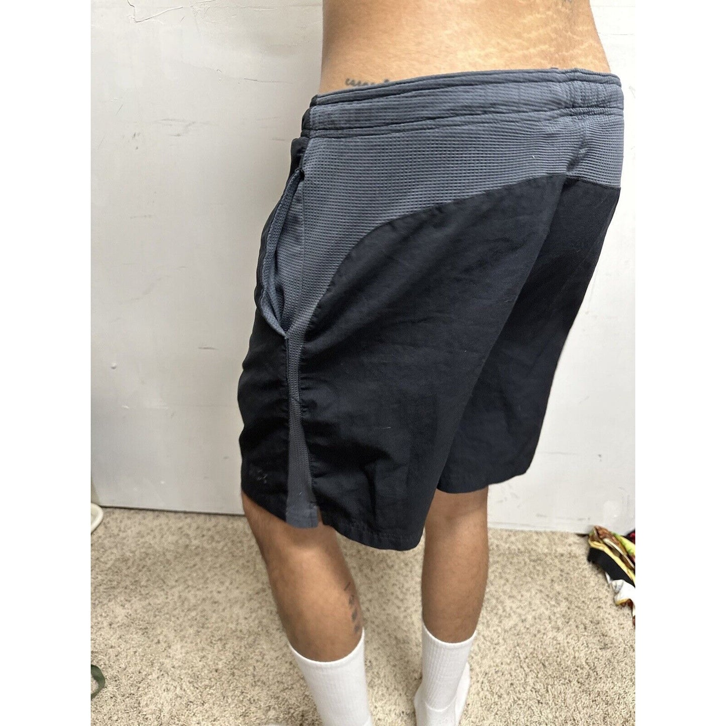 Men’s Small Black Starter Athletic Shorts