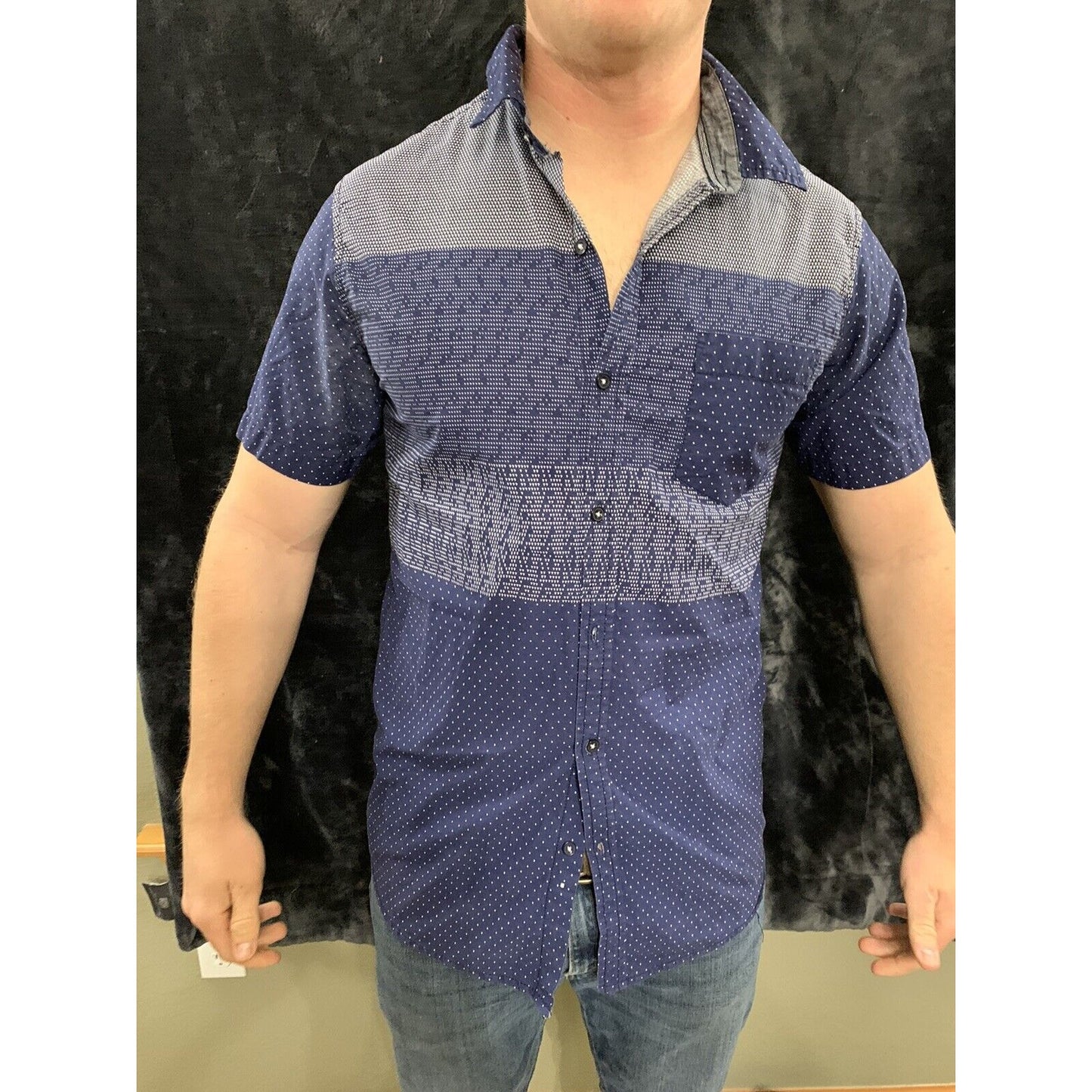 BROKEN THREADS Mens Navy Button Up Shirt Large Triangles Cotton Short Sleeve