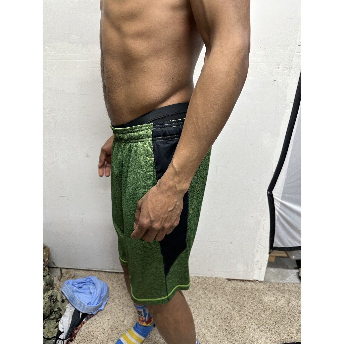 Men’s Green Large Under Armour Athletic Shorts