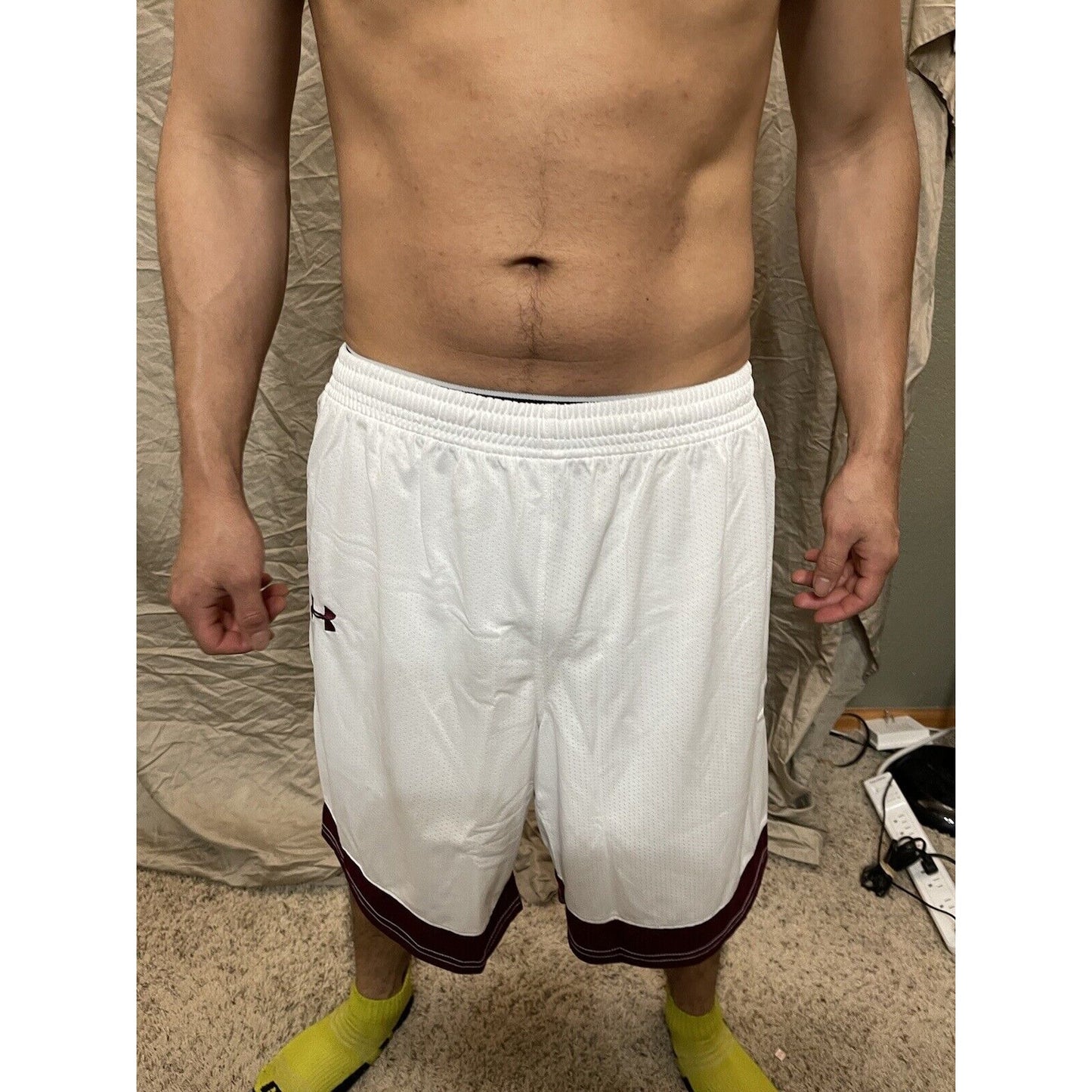 Boy's under armour Youth XL white and Maroon Lacrosse style shorts no pockets