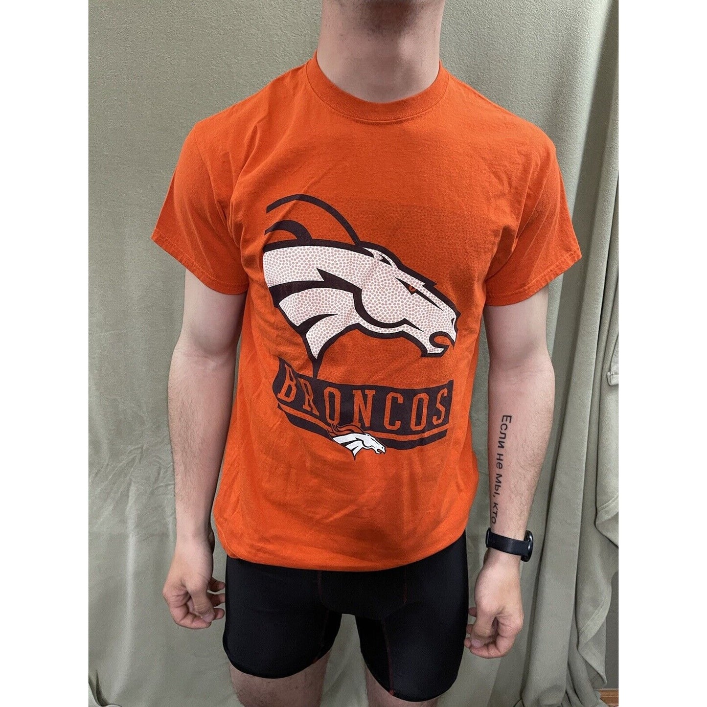 Denver Broncos Football Orange NFL Team Apparel T-Shirt Medium Excellent Cond