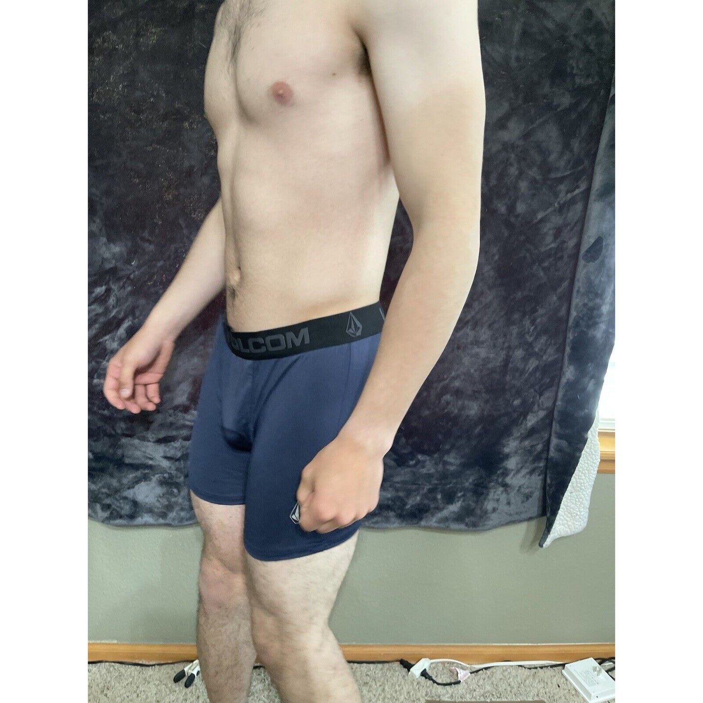 Men’s Large Volcom Dark Blue 10% Spandex Compression Shorts