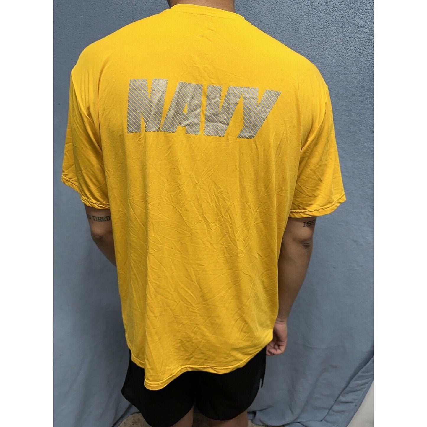 Men’s Yellow New Balance Large US Navy Pt Uniform Athletic Workout Shirt Large