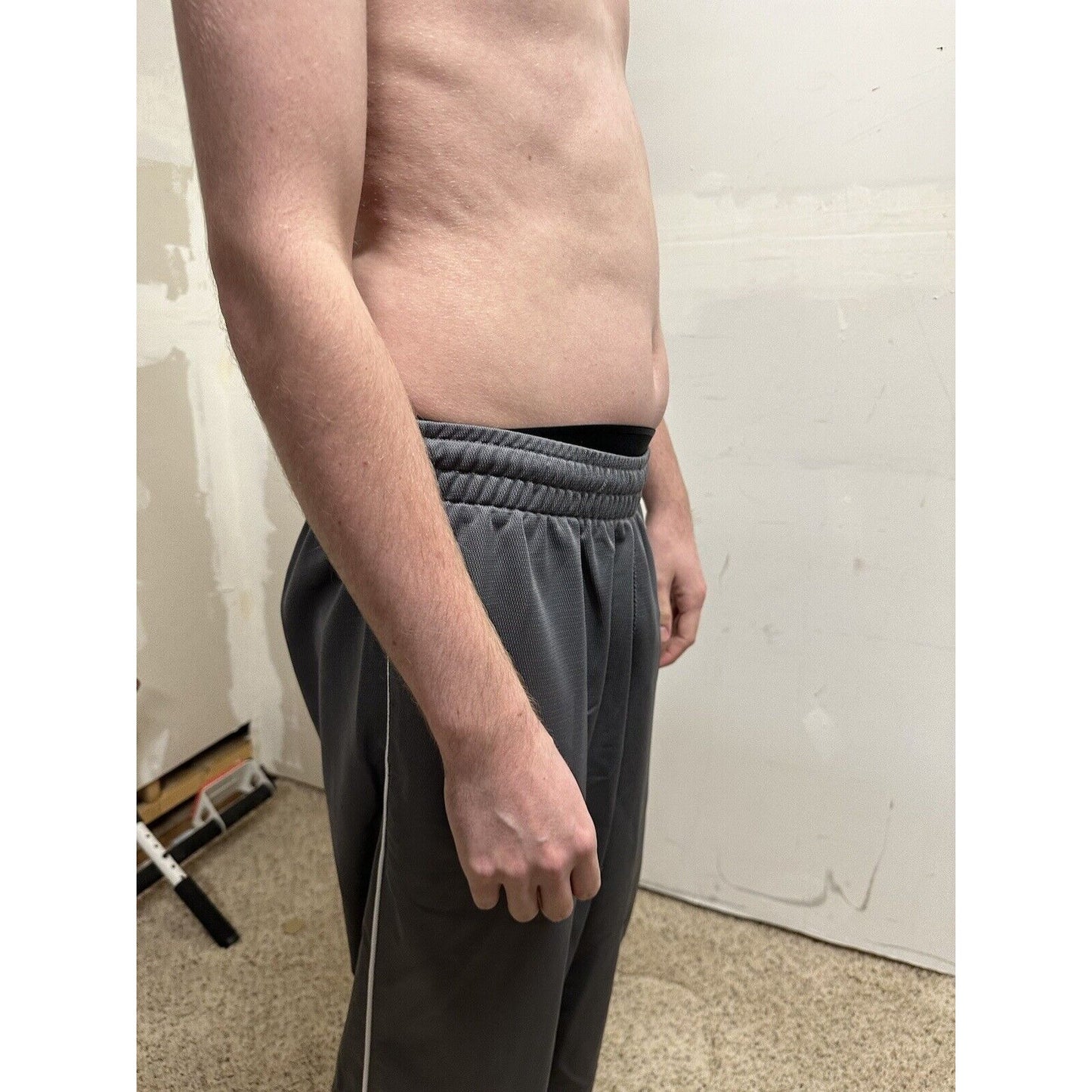 men’s gray nike sweat pants jogger Large With Pockets
