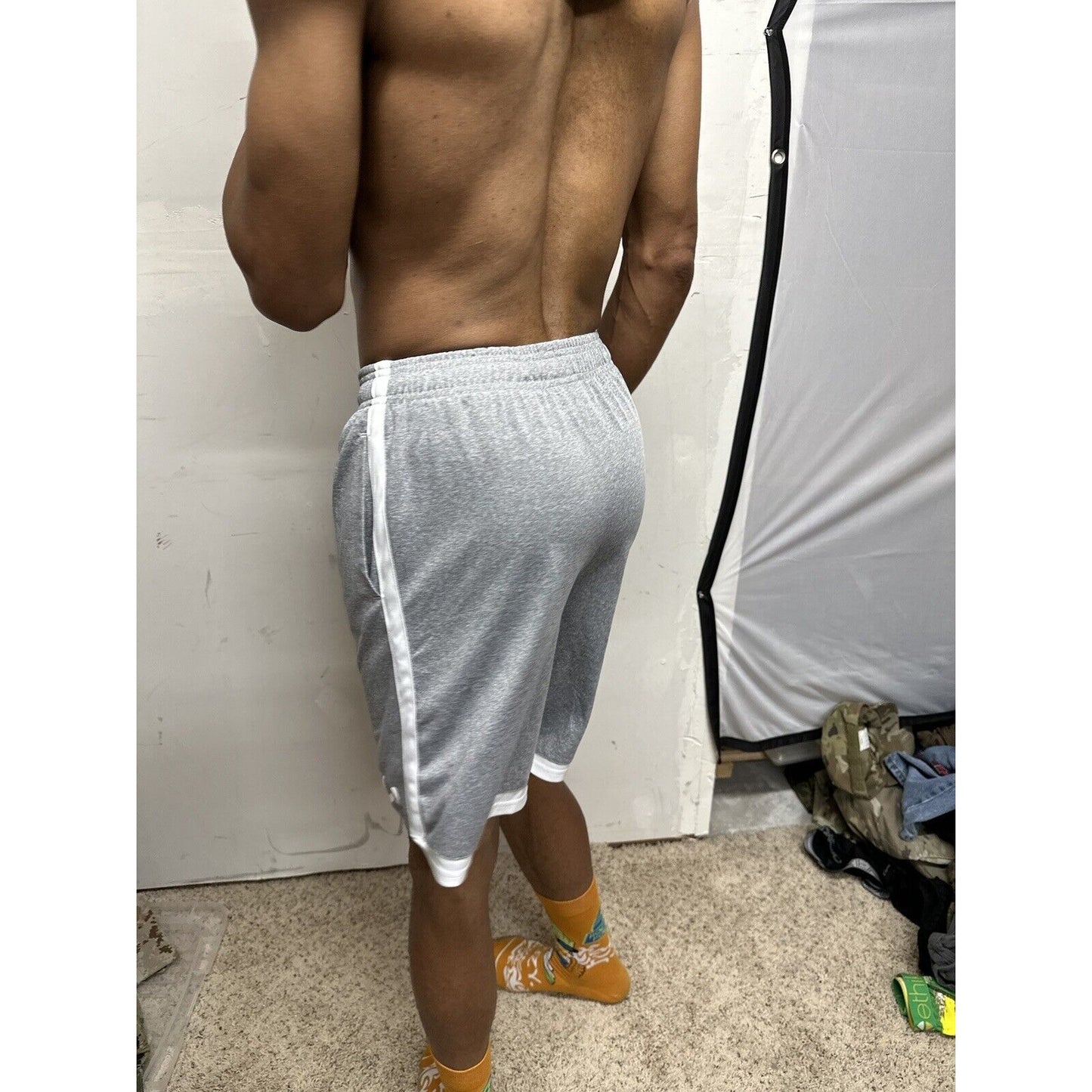 teen boy’s Fila xL Gray Athletic Shorts (18-20)