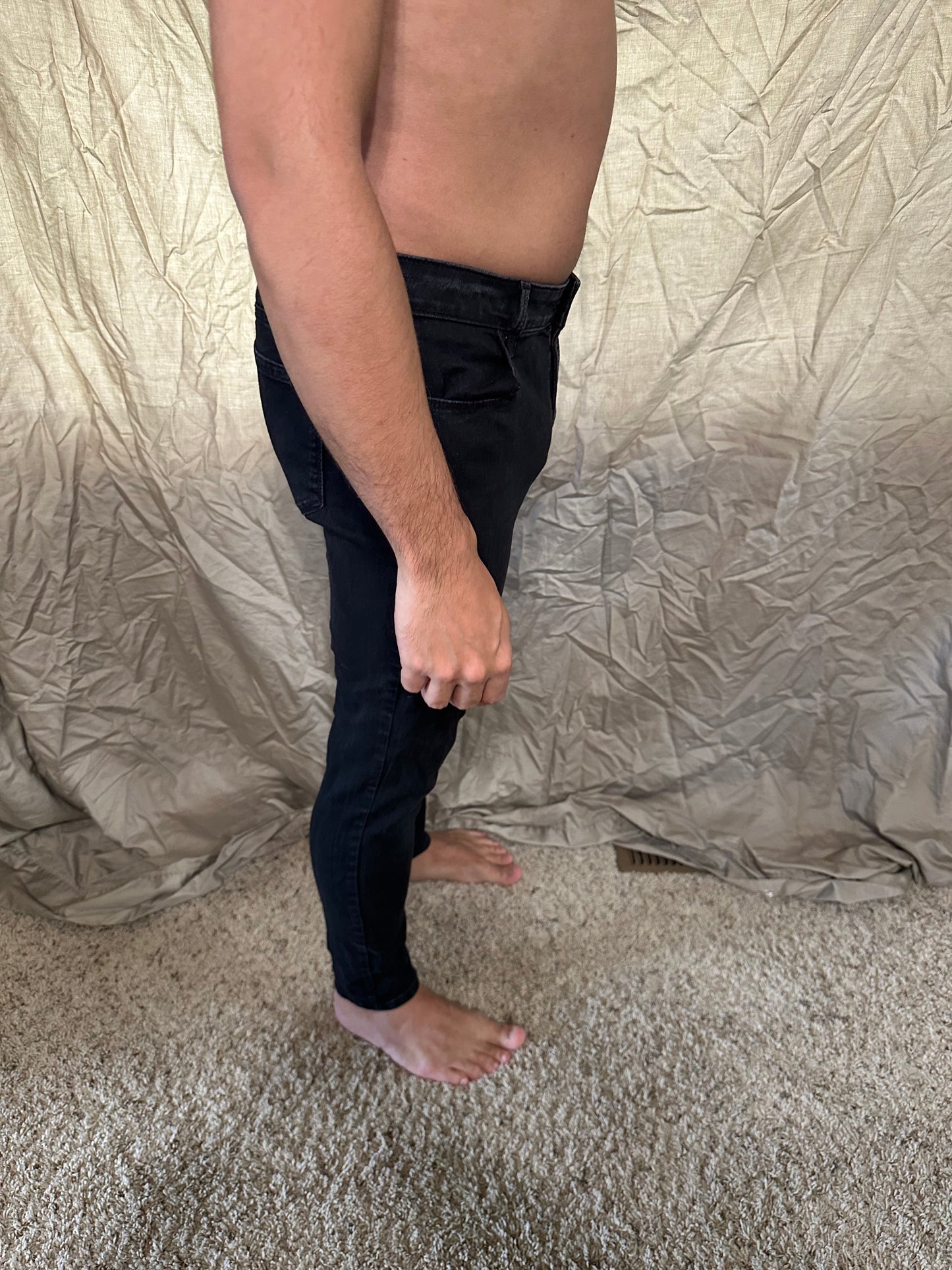 Women’s black super skinny size 8 mid-rise old navy jeans