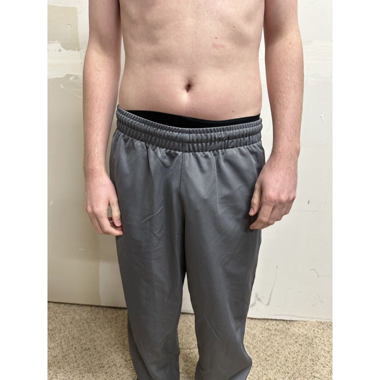 men’s gray nike sweat pants jogger Large With Pockets