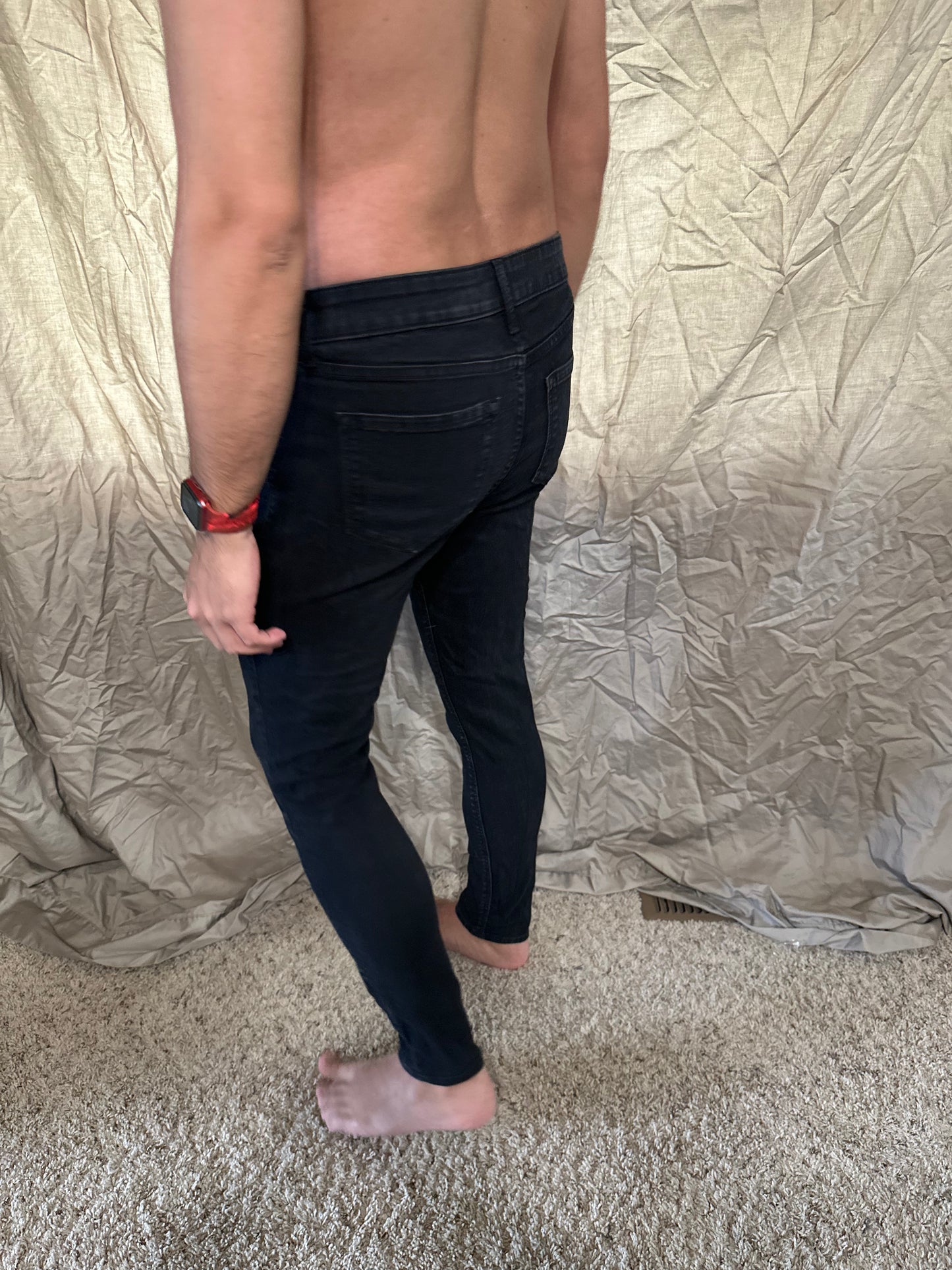 Women’s black super skinny size 8 mid-rise old navy jeans