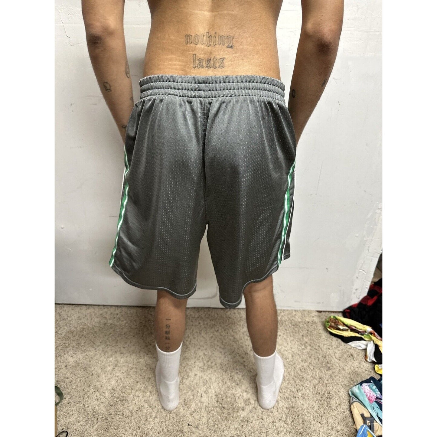 Men’s Gray Reebok XL Basketball Shorts