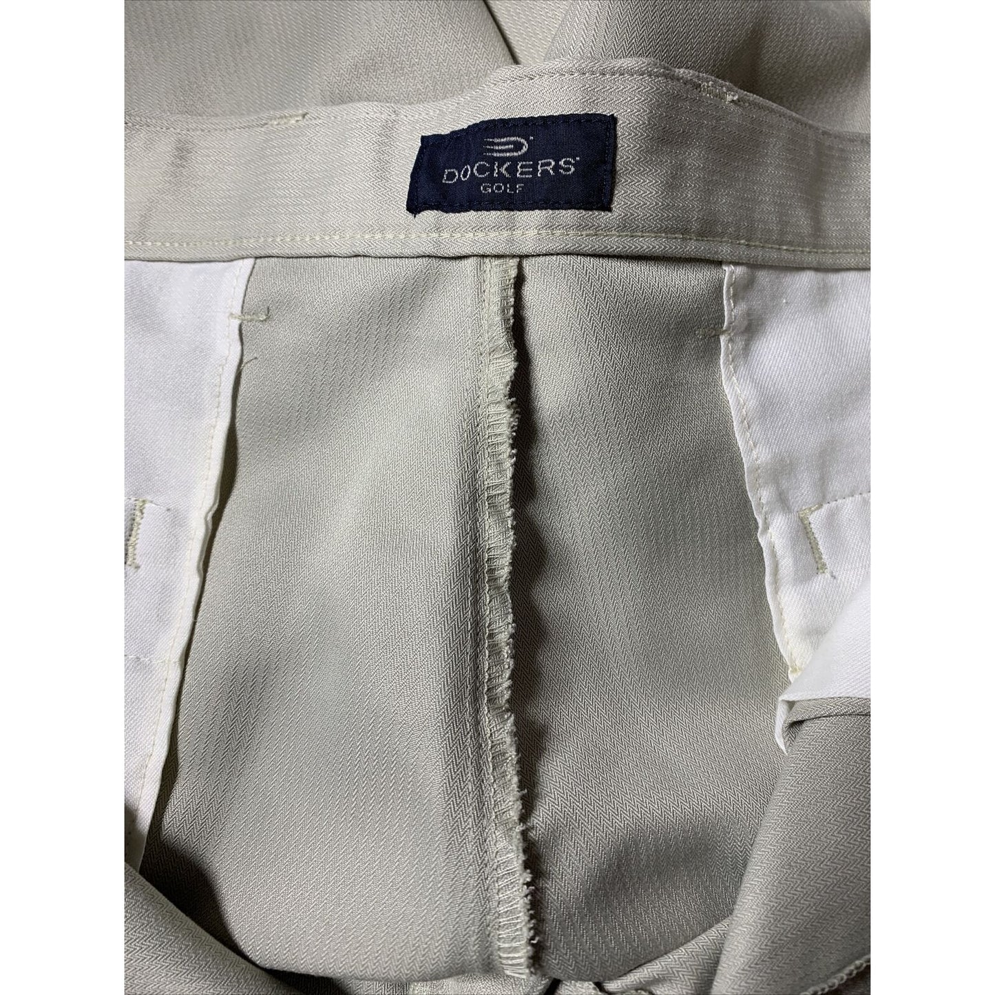 Dockers Golf Shorts Mens Tan/khaki Size 34 Stretch Material-Pleated Relax Fit