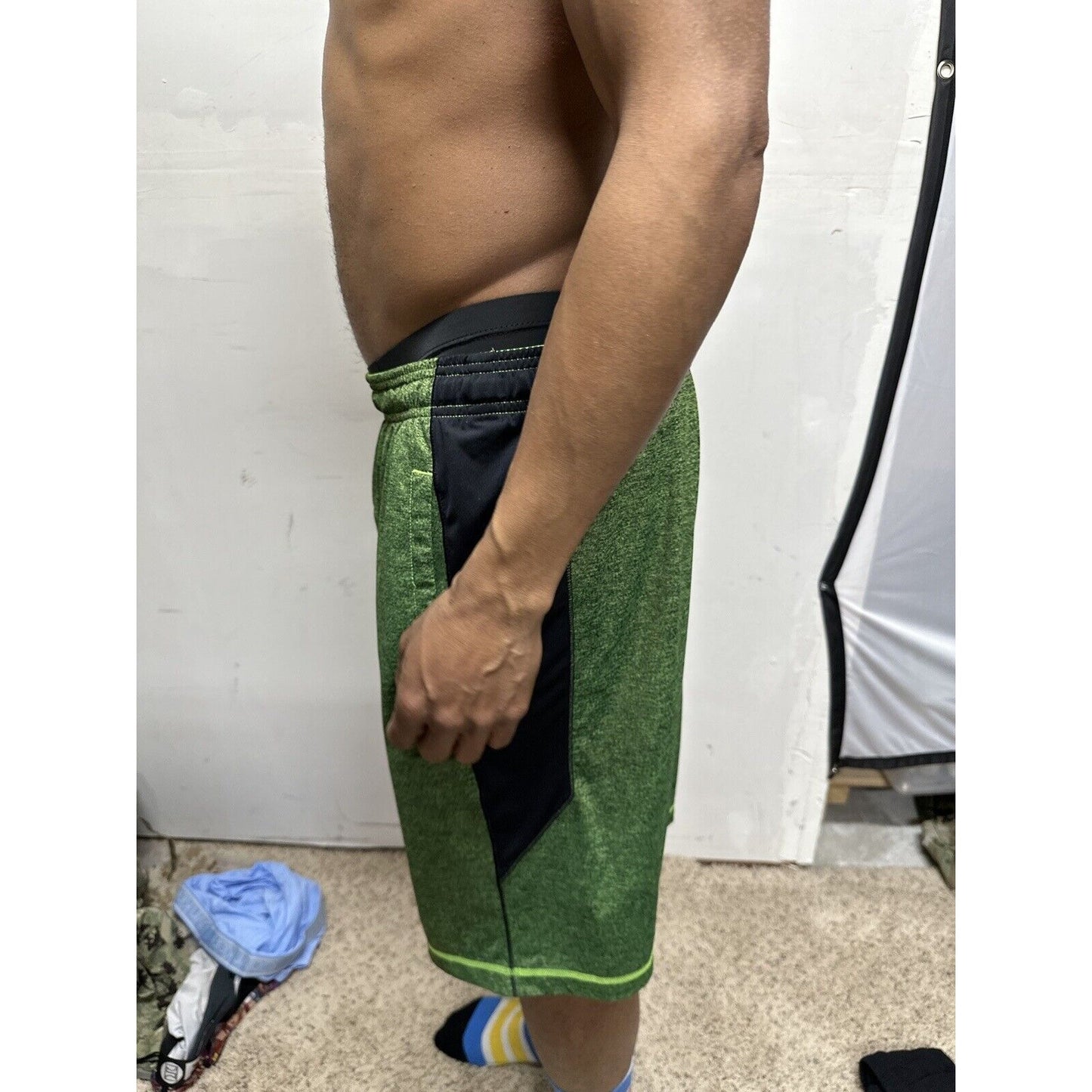 Men’s Green Large Under Armour Athletic Shorts