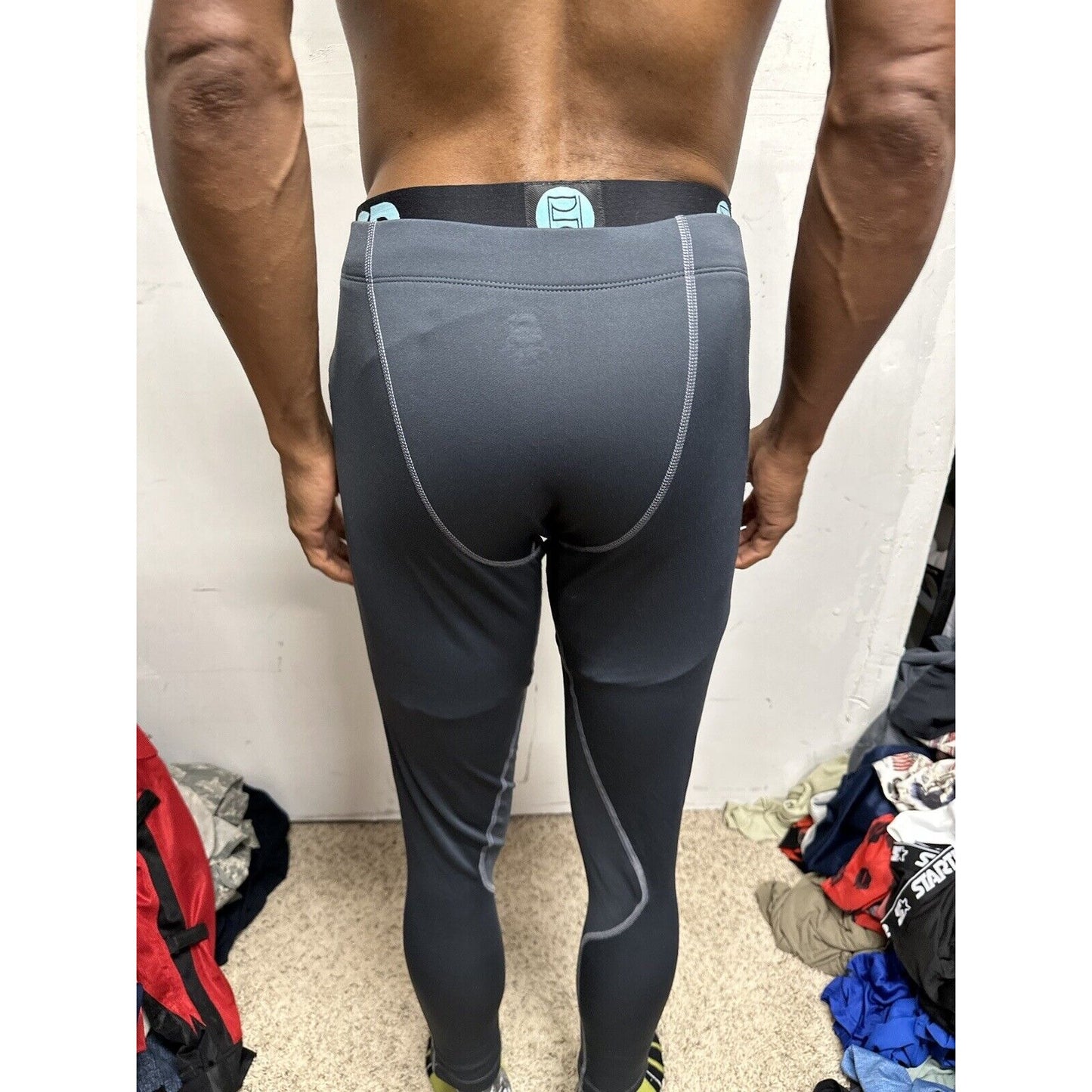 Men’s Gray Starter Base Layer Medium 32-34 Running Pants