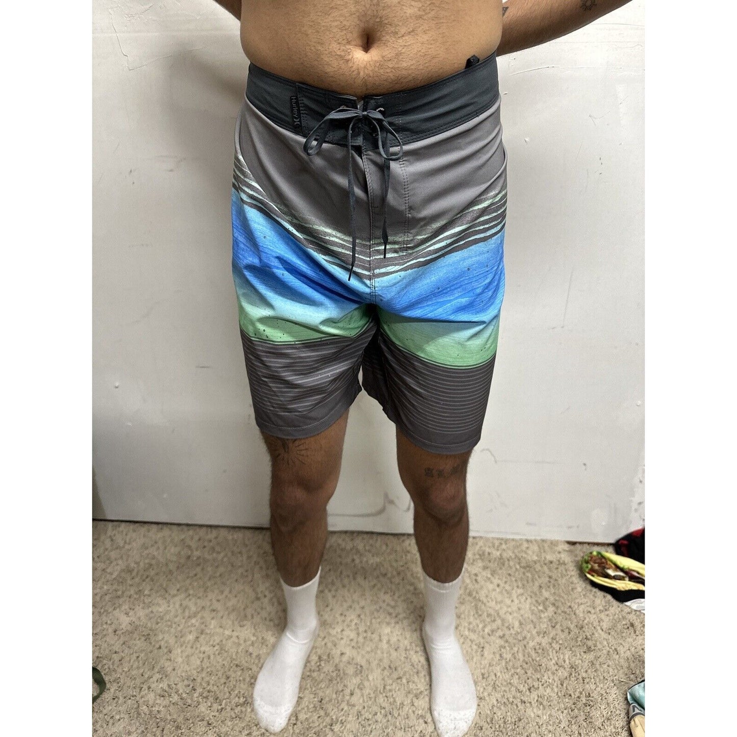 Men’s Hurley Size 34 Board Shorts Swim Trunks Gray Blue Striped