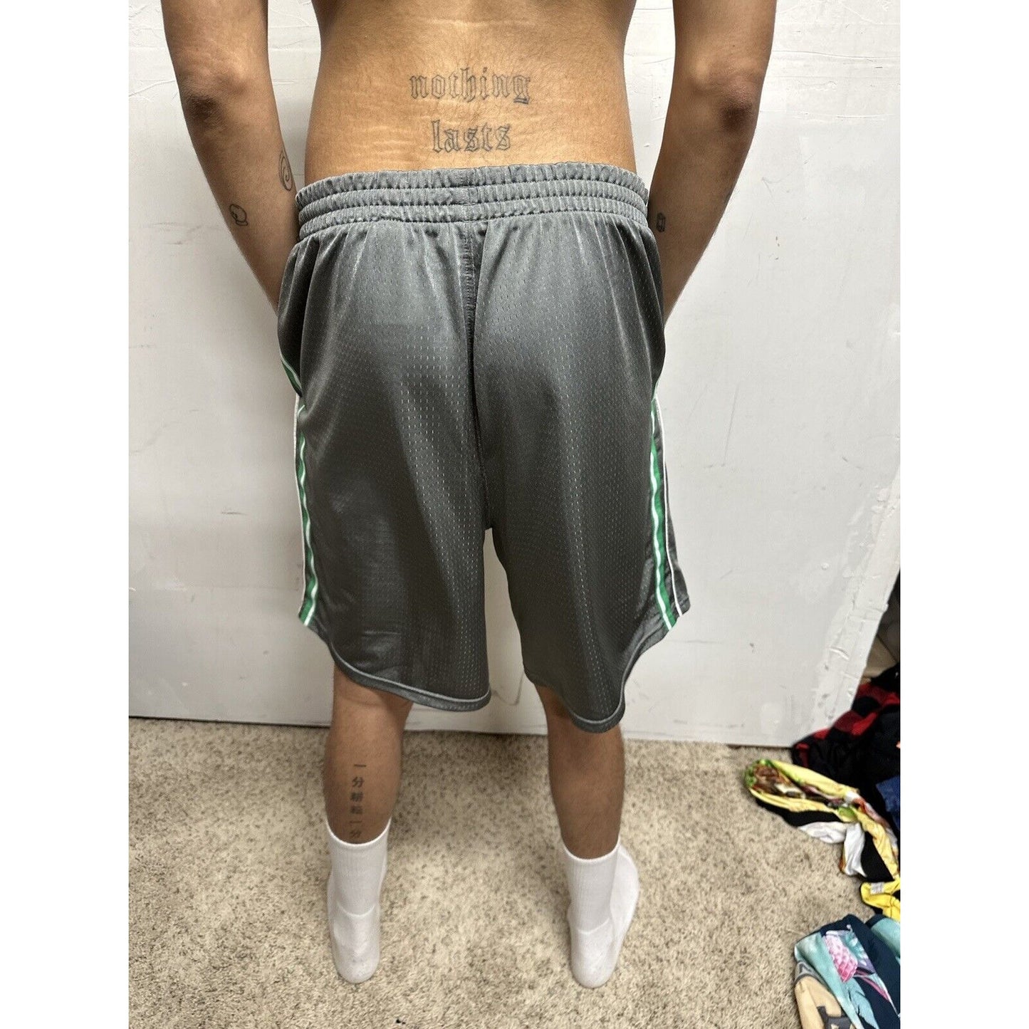 Men’s Gray Reebok XL Basketball Shorts