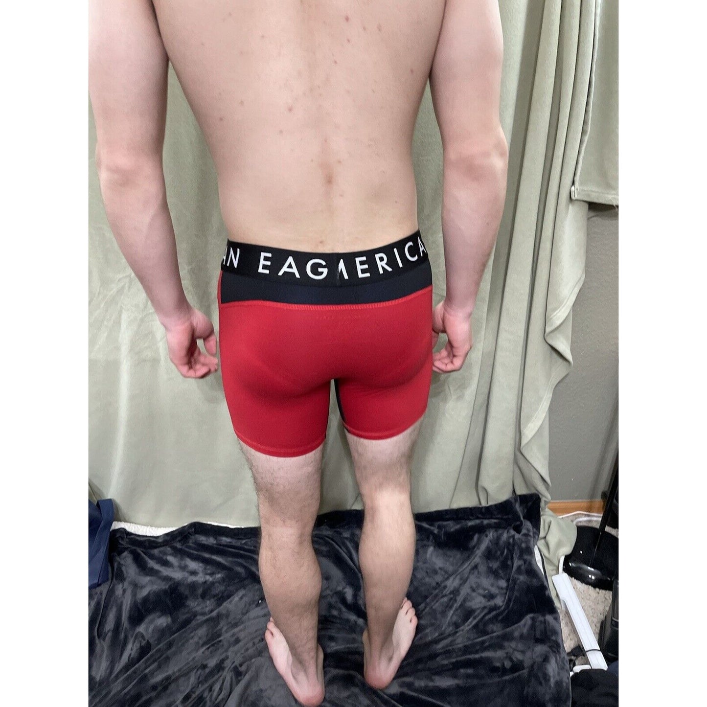Men’s Red American Eagle Flex Mesh Compression Shorts Medium New
