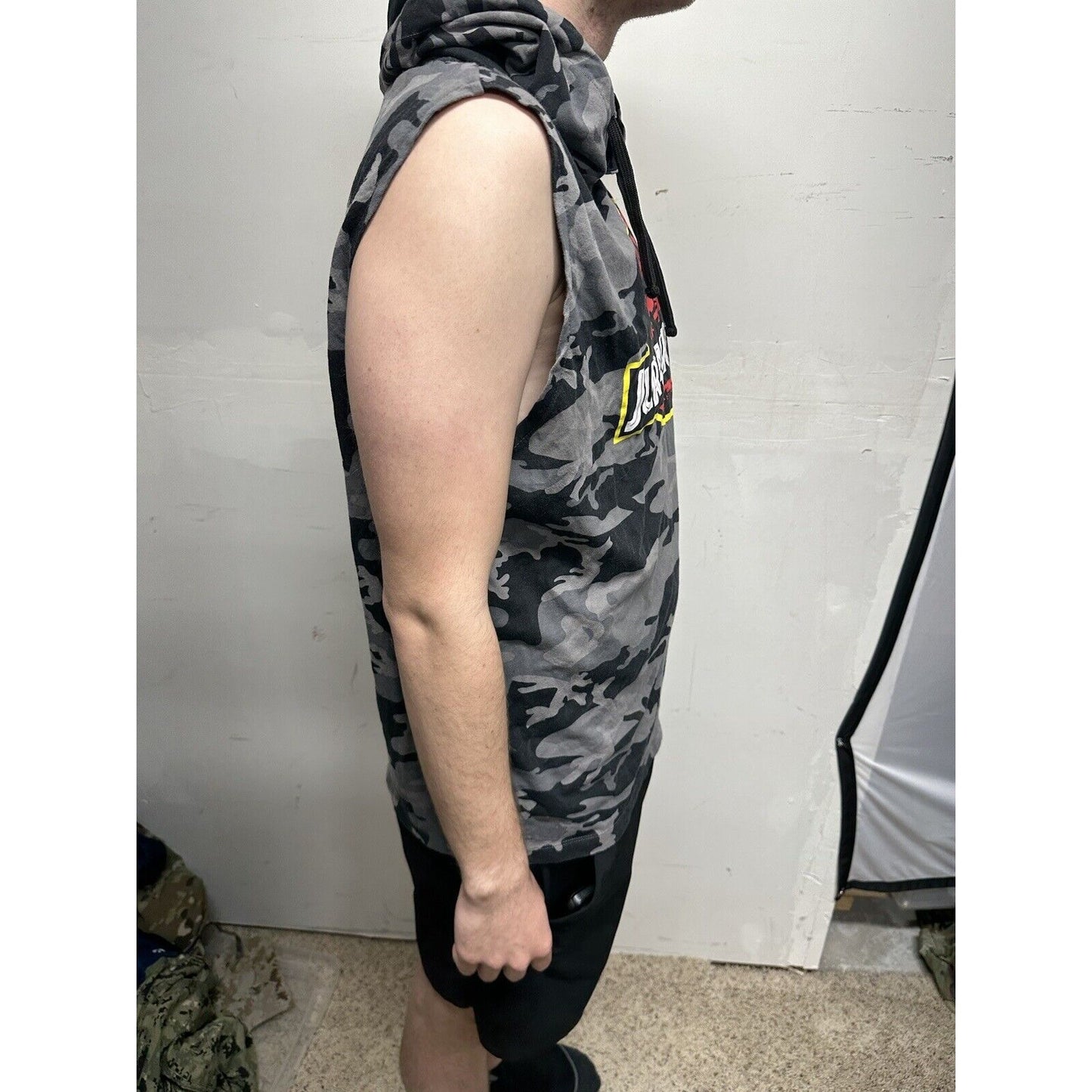 Teen boys 2XL Grey Hoodie Jurassic Park Sleeveless
