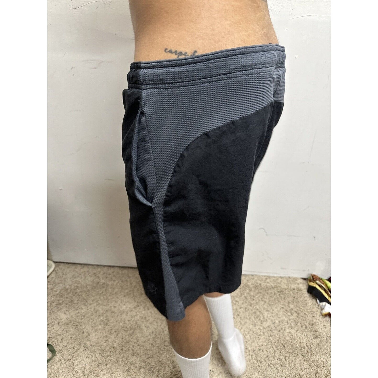 Men’s Small Black Starter Athletic Shorts