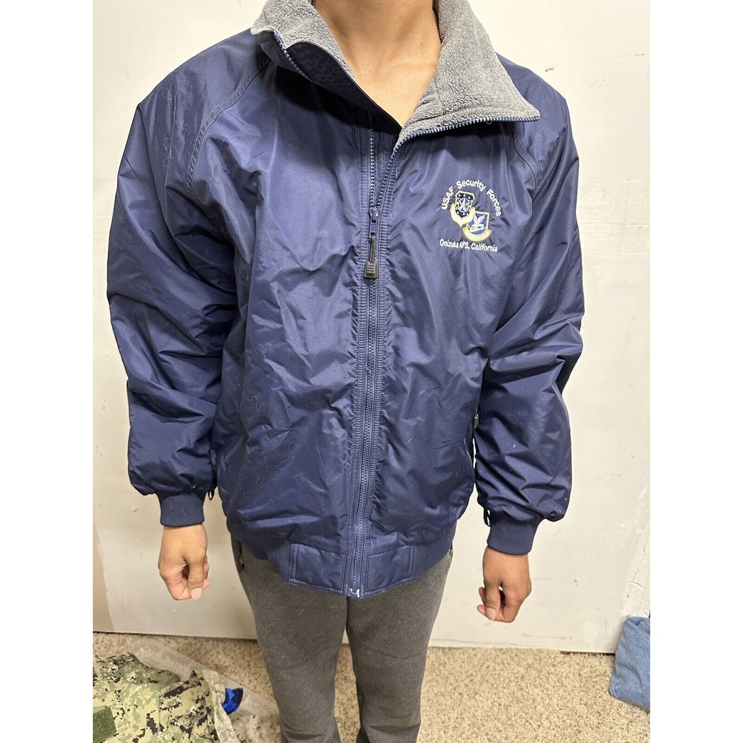 Men’s Galls Large nylon jacket Air Force security forces onizuka afs, California