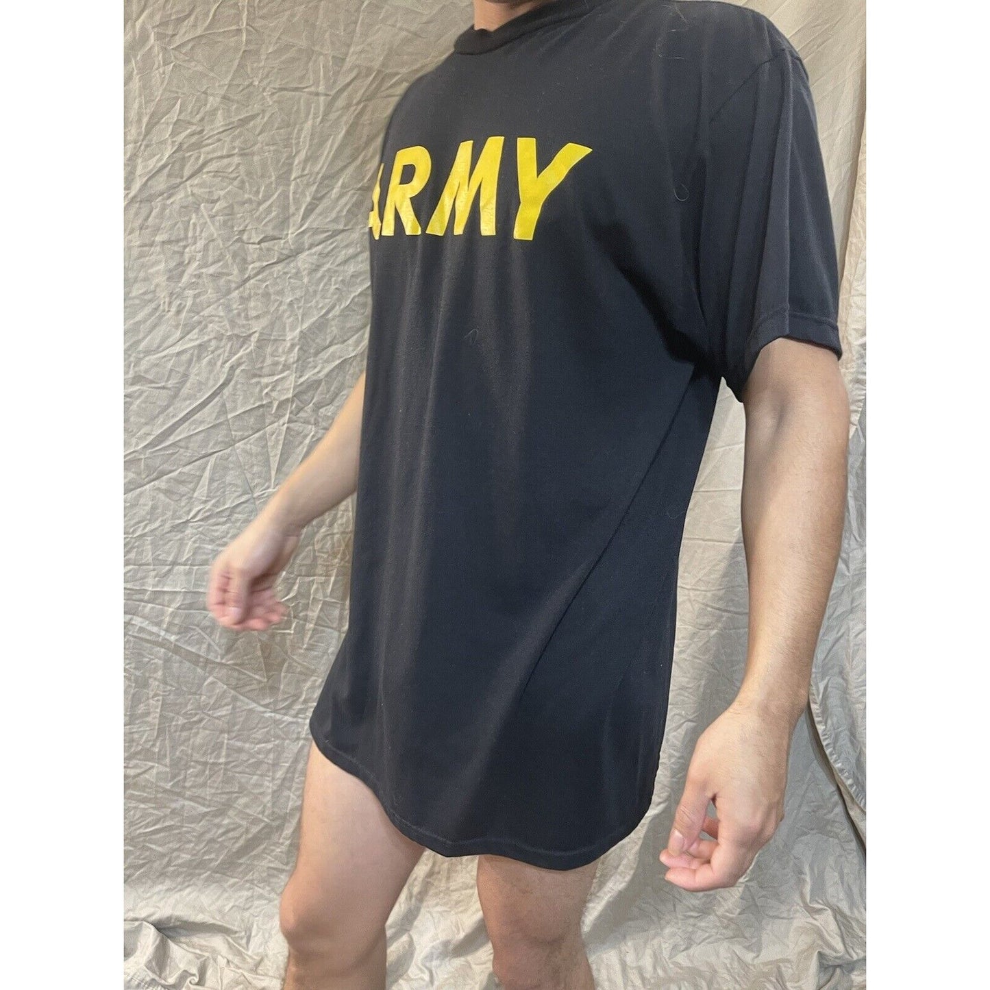 men’s army black short sleeve pt shirt large