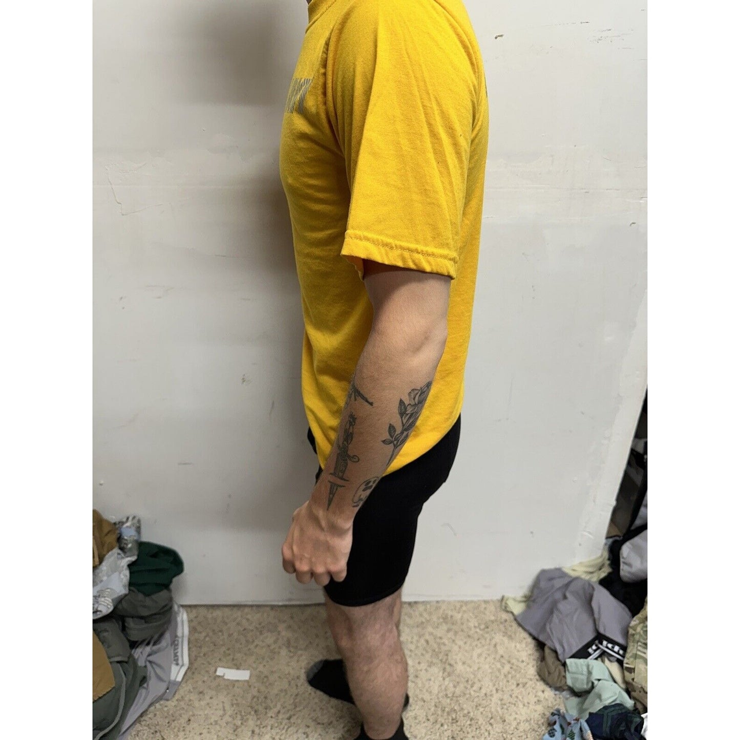 Men’s Yellow Navy Physical Fitness Uniform Short Short Sleeve Small