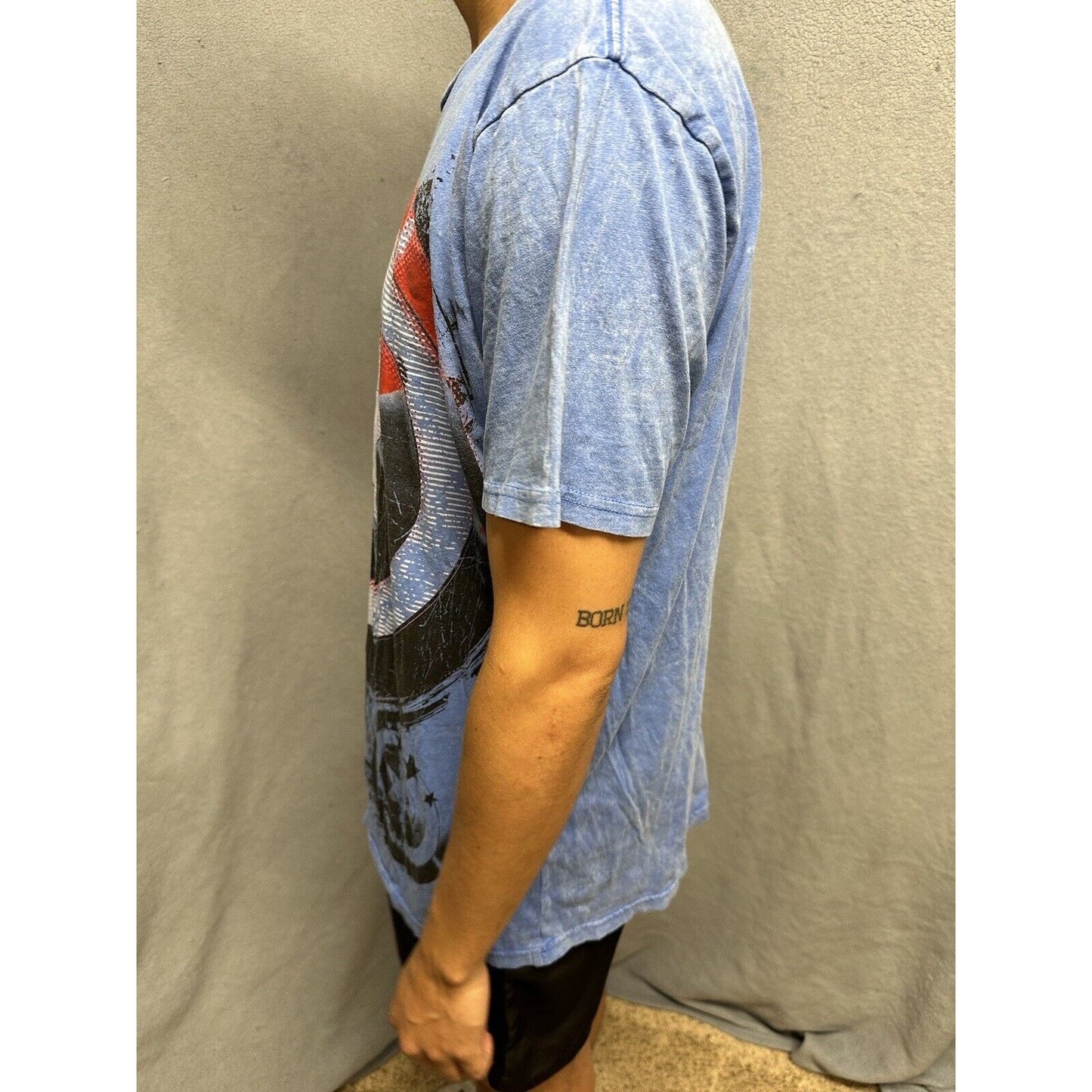 Men’s Blue Captain America Large Tshirt Short Sleeve