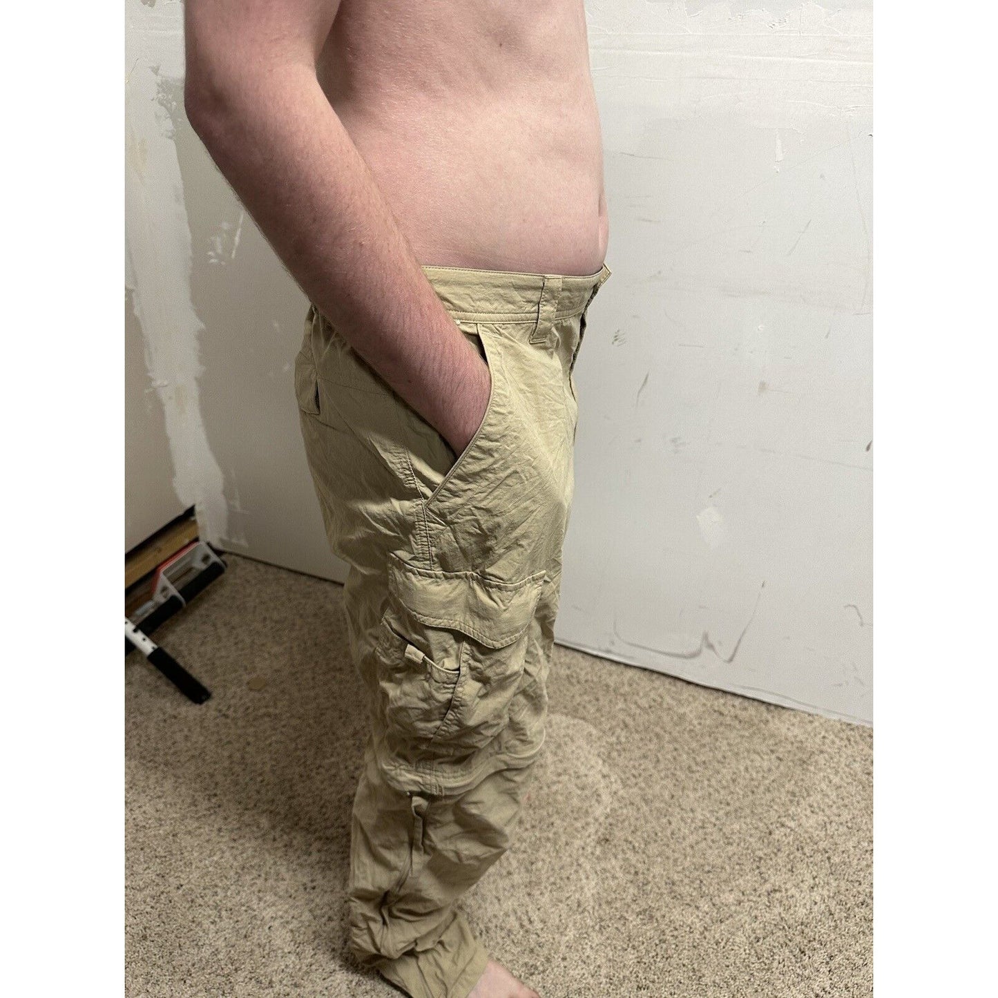 men’s khaki REI XL 34 length cargo pants zippered legs