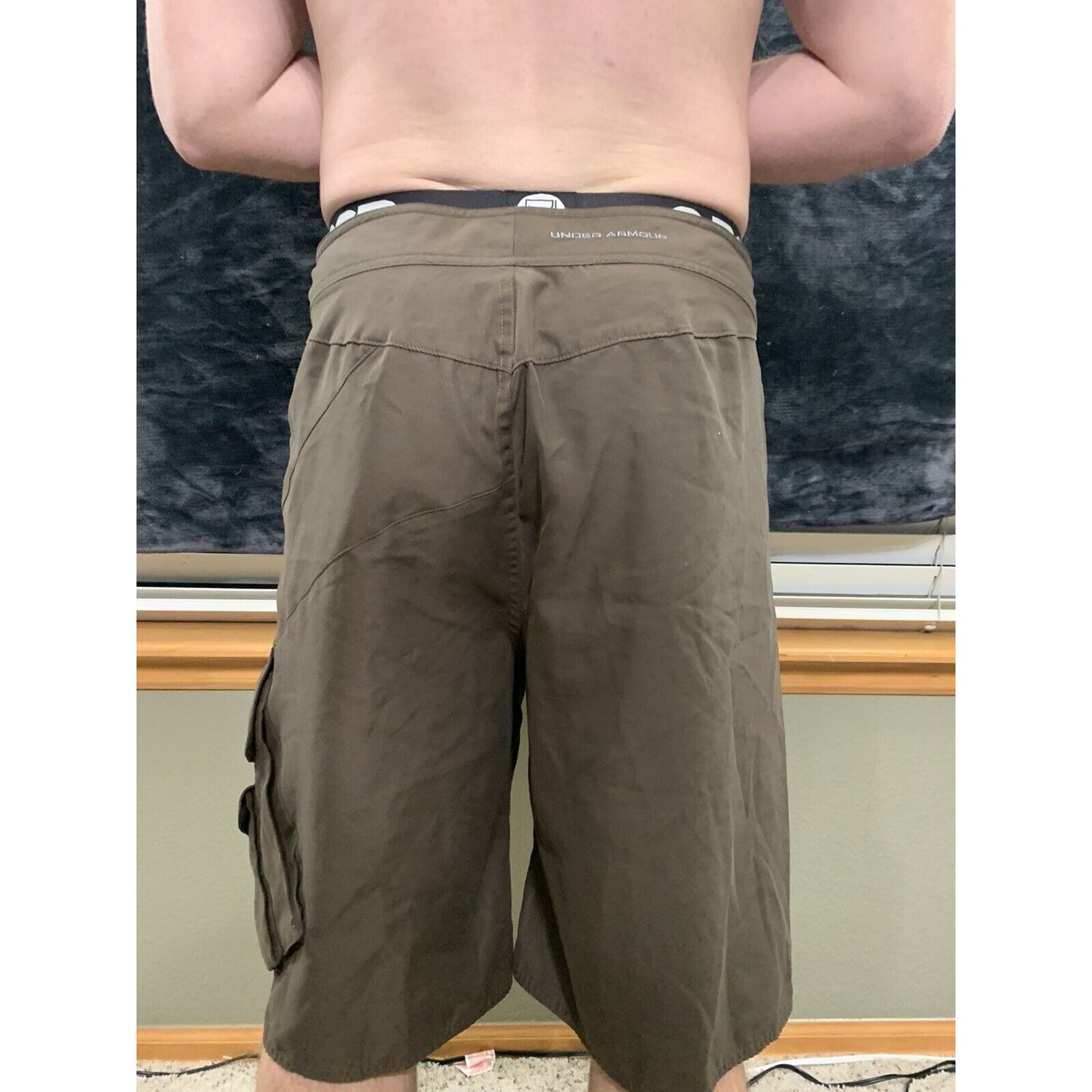 Men’s Under Armour Dark Brown Board Shorts Size 34