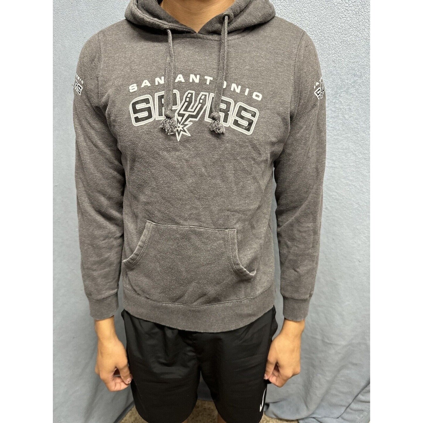 Men’s Large Gray NBA Store Pullover Hoodie San Antonio Spurs Garcia #5