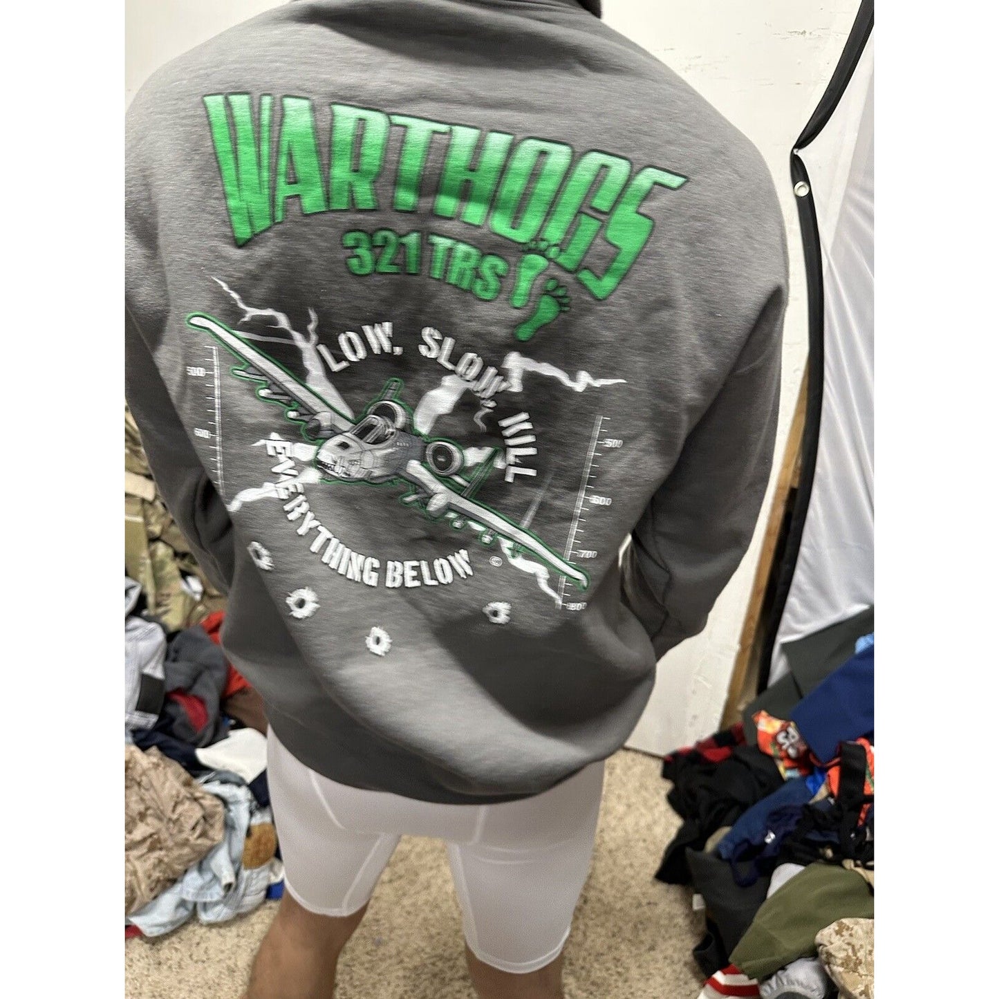 Men’s Gray CMSGT Hackney Training Complex Lackland AFB TX Gildan Medium Hoodie