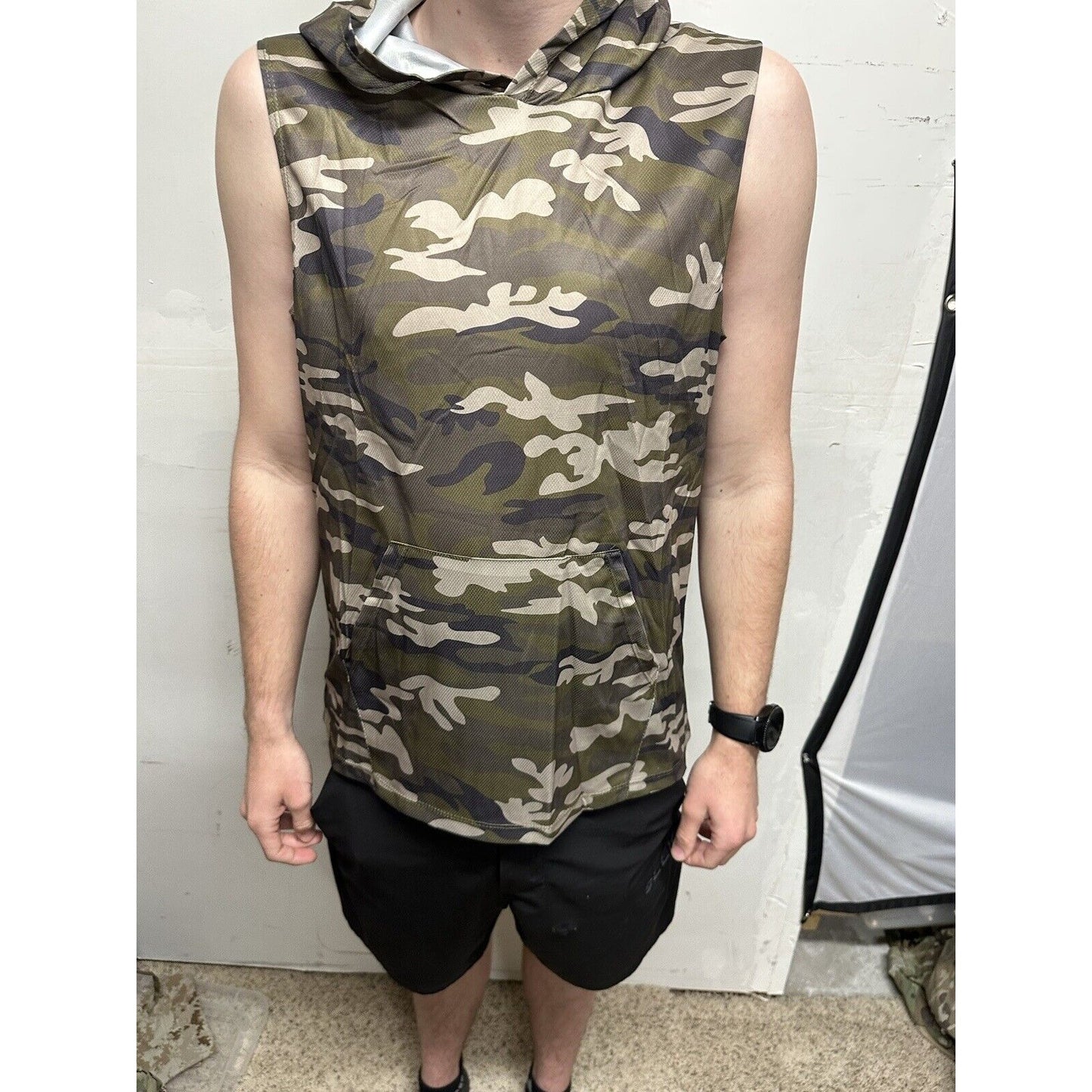 Men’s Green Camo Hoodie Polyester Sleeveless Pullover