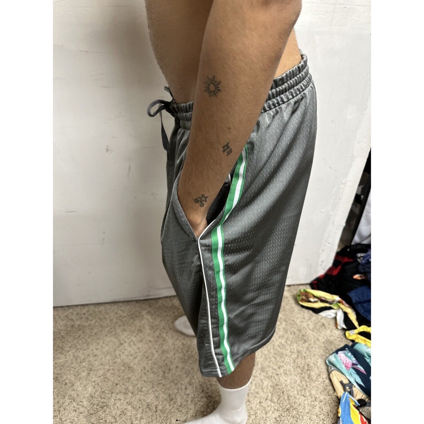 Men’s Gray Reebok XL Basketball Shorts