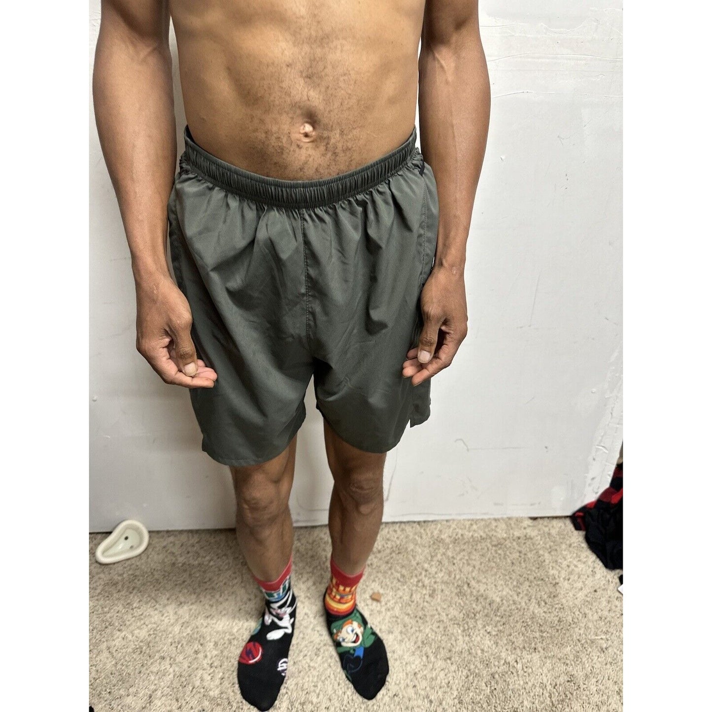 Men’s Large Road Runner Sports Grayish Olive Green Athletic Shorts