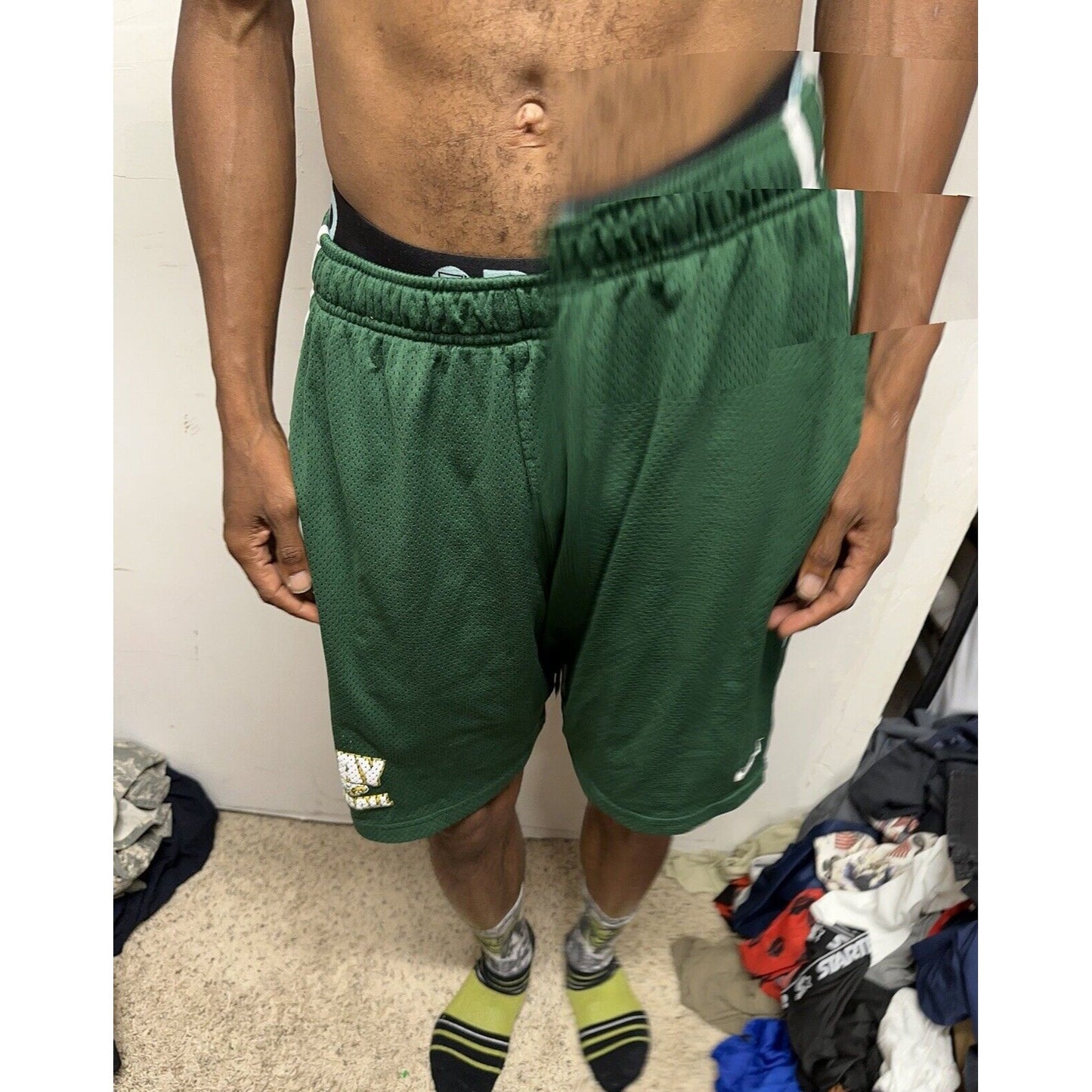 Men’s Large Nike Clay Football Green Athletic Shorts With Pockets