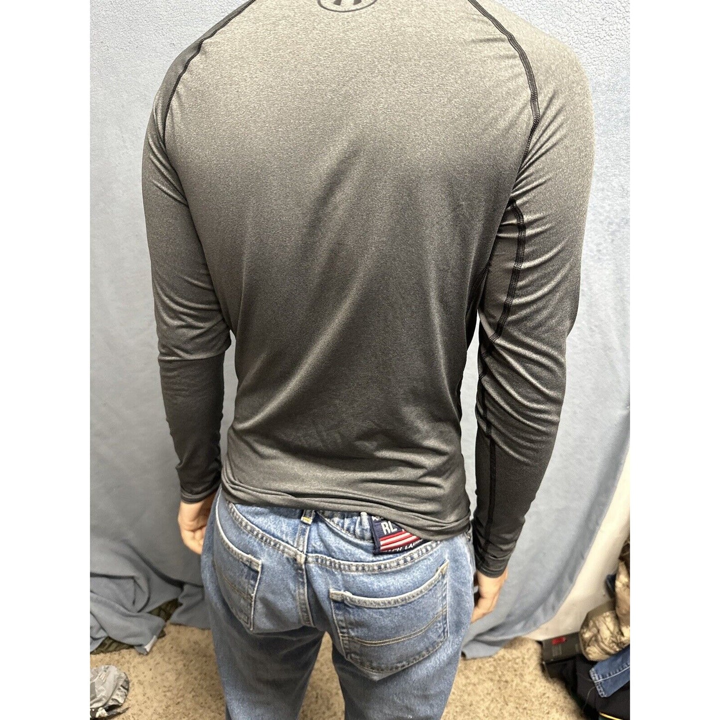 Men’s Large Gray Under Armour Compression Long Sleeve Pullover Shirt Athletic