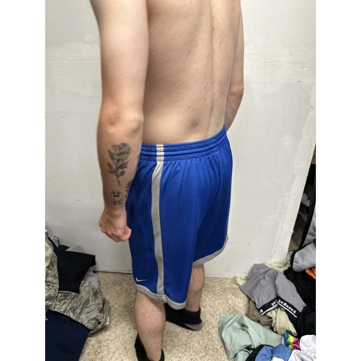 Men’s Blue Nike Medium Shorts Athletic No Pockets