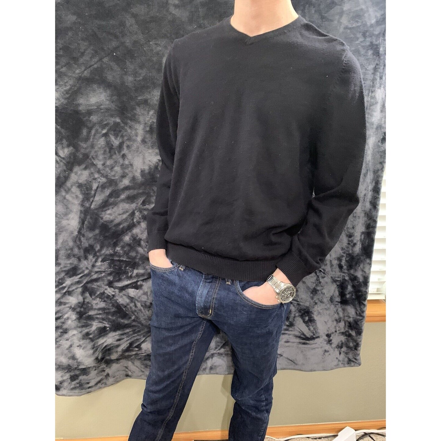Men’s Large Black Pullover Sweater 22% Nylon