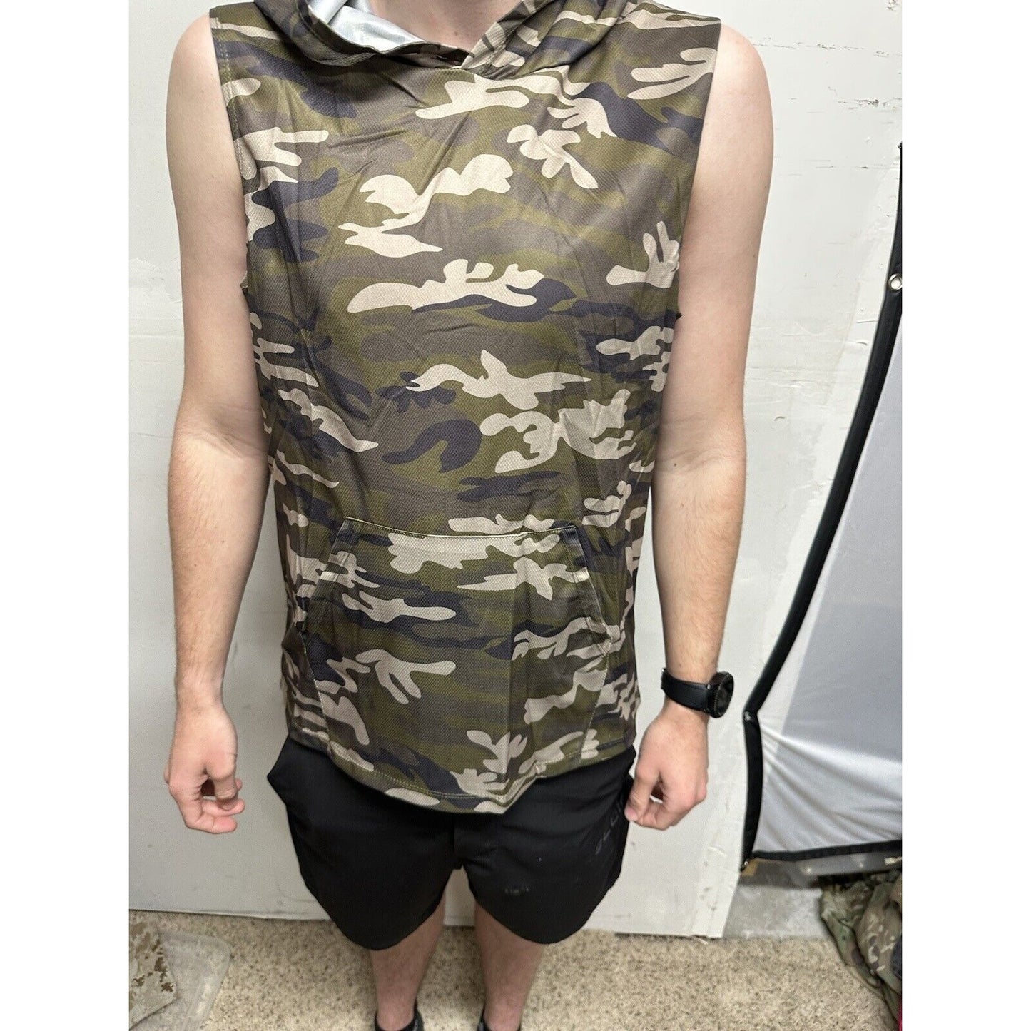 Men’s Green Camo Hoodie Polyester Sleeveless Pullover