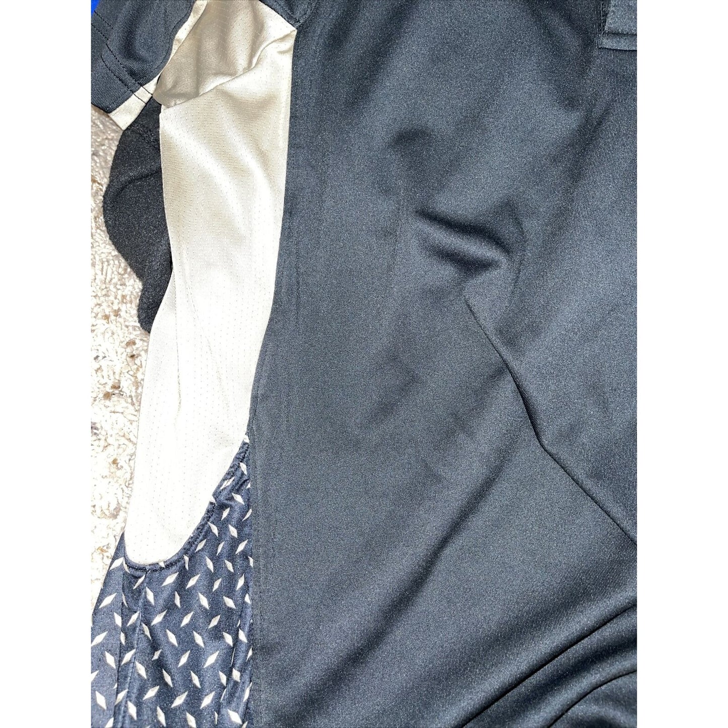 Men’s Small Under Armour Black & Tan Polo Shirt Cool Design