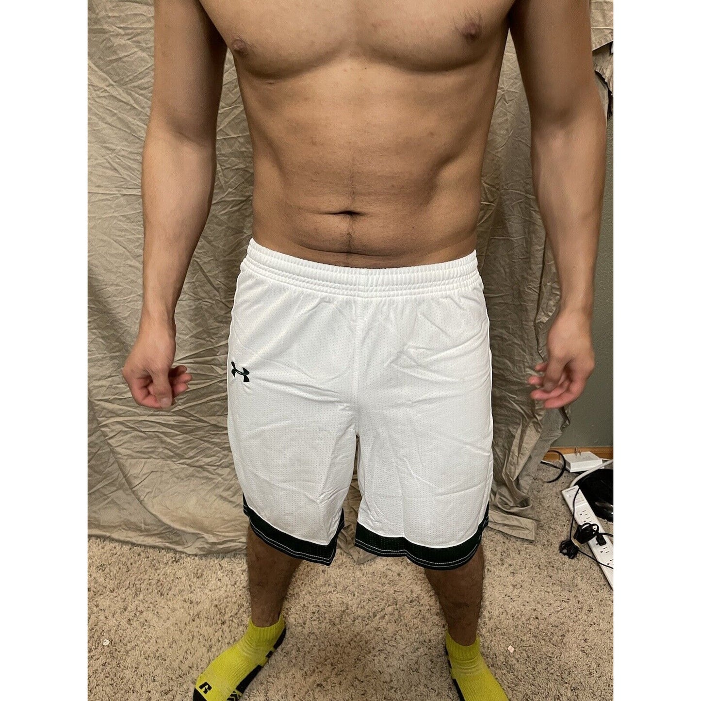 Boy's under armour Youth XL white and Green Lacrosse style shorts no pockets
