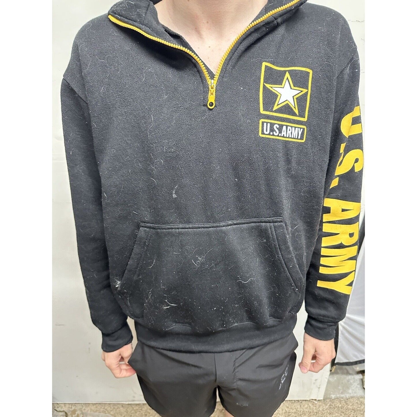 Men’s Black Medium Us Army 1/4 Zip Poly Cotton Pullover Sweater