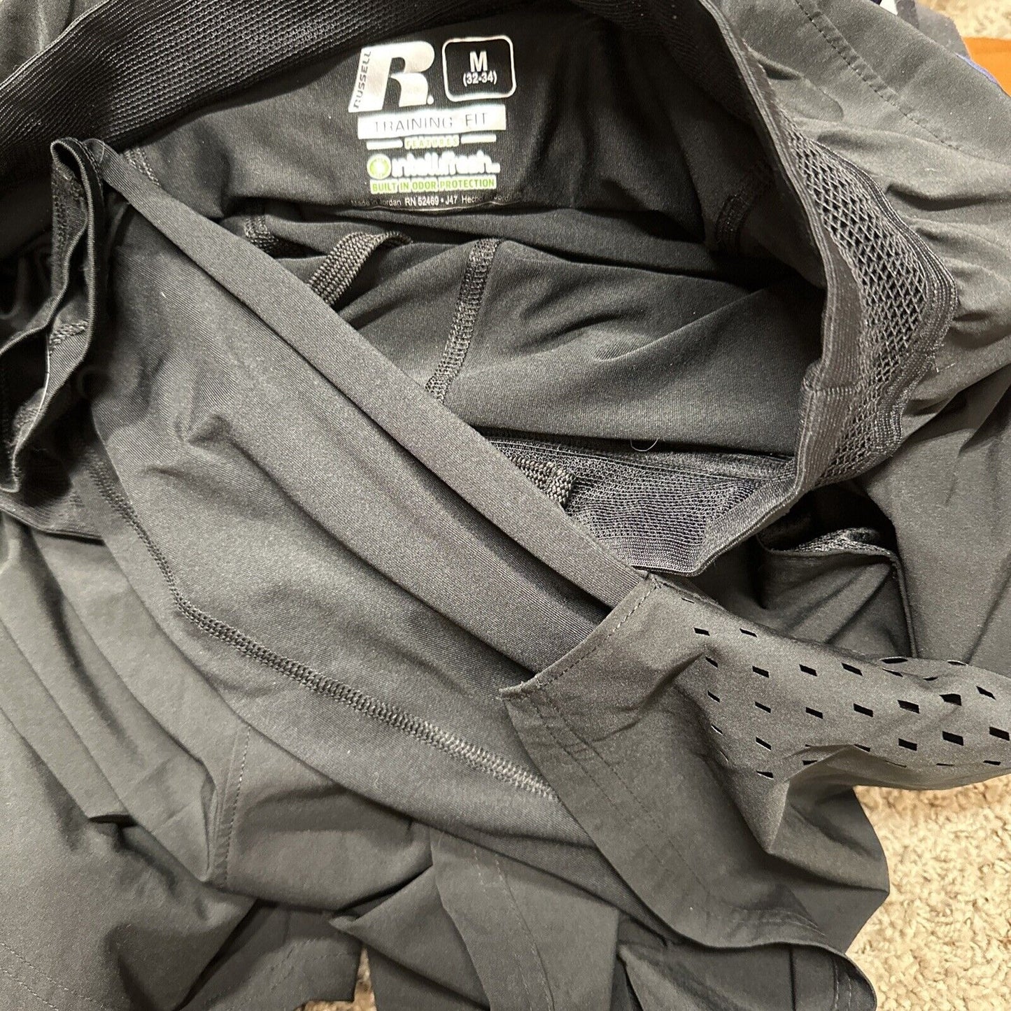 Men’s Russell Medium Training Fit Intellifresh Athletic Pants w/leggings