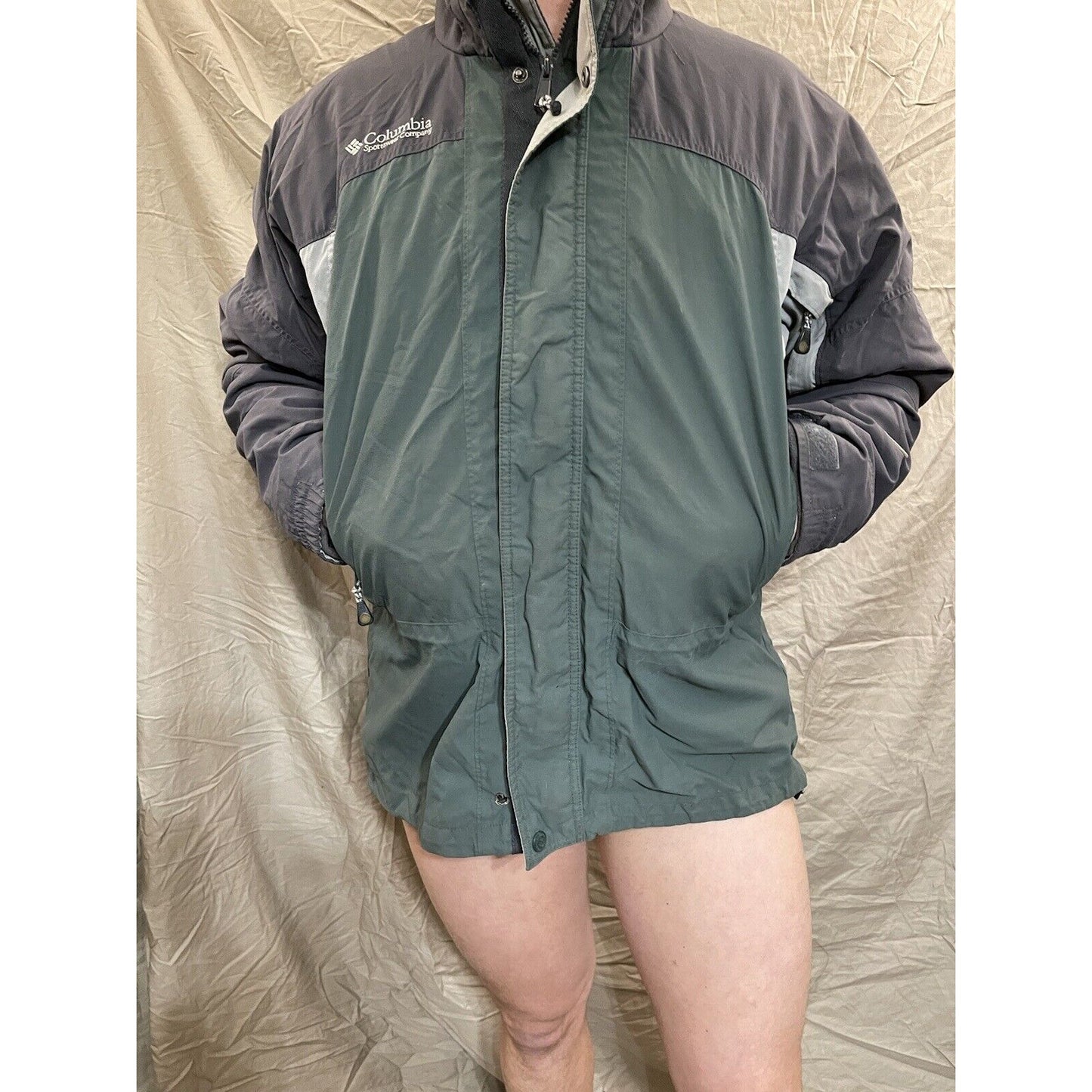 Men's Columbia Core Interchange Large green and gray Snow Jacket Zip And Buttons