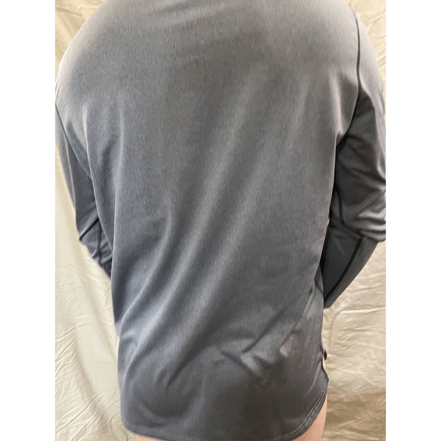 Men's Gray Under Armour 2XL fitted long sleeve pullover shirt