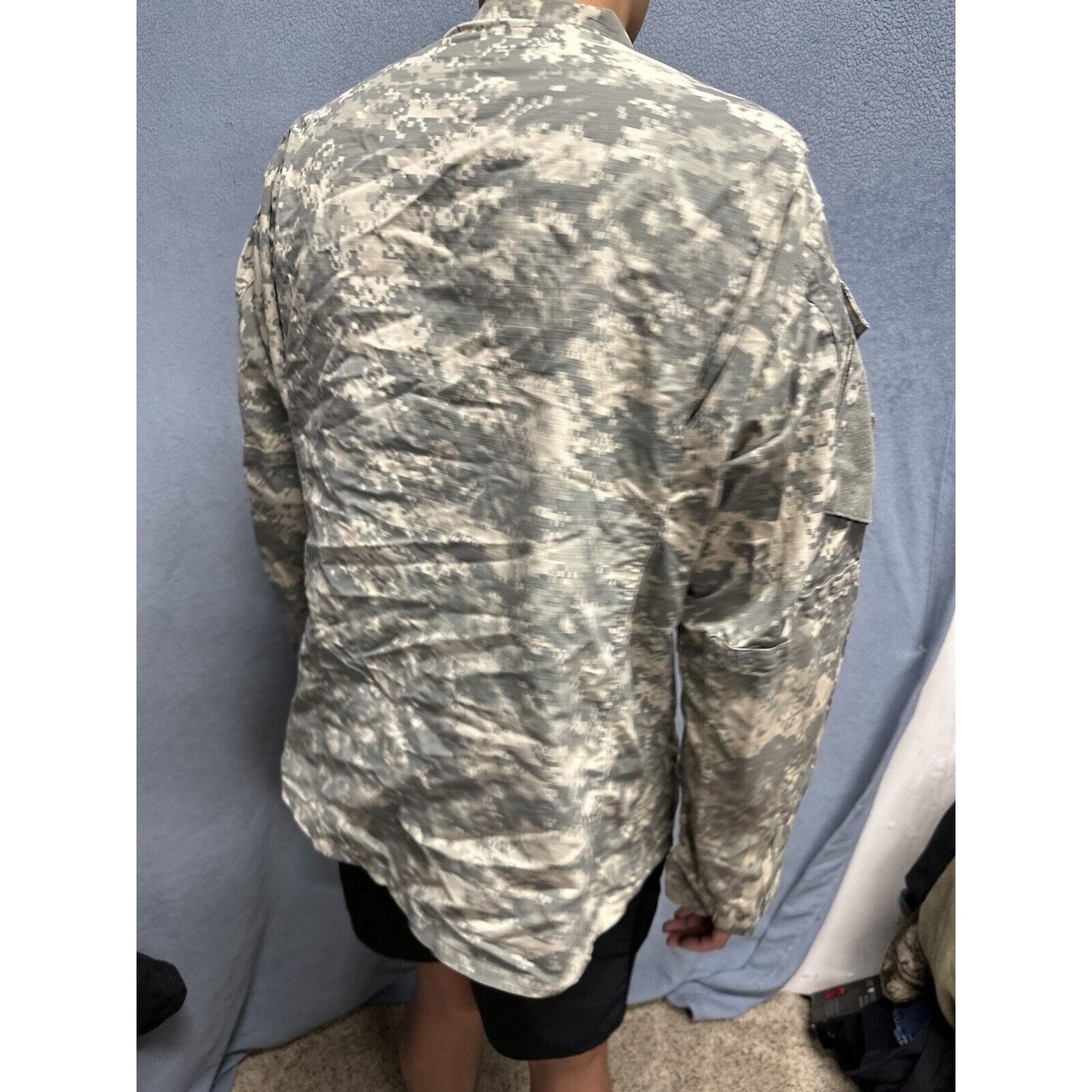 Men’s Army Combat Uniform Acu With Patches Fits Like A Medium Regular