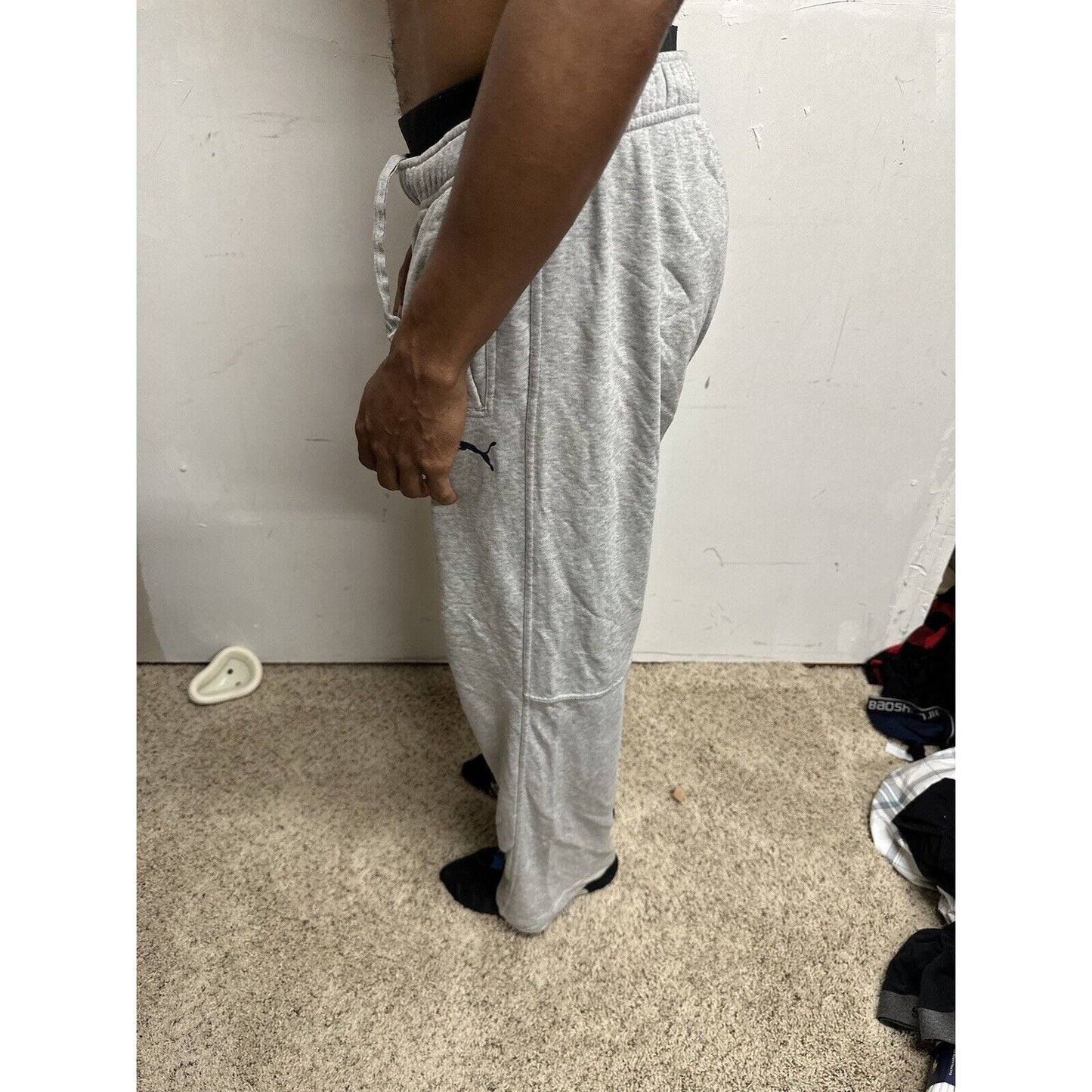 Men’s Medium Gray Puma Sweat Pants With Pockets