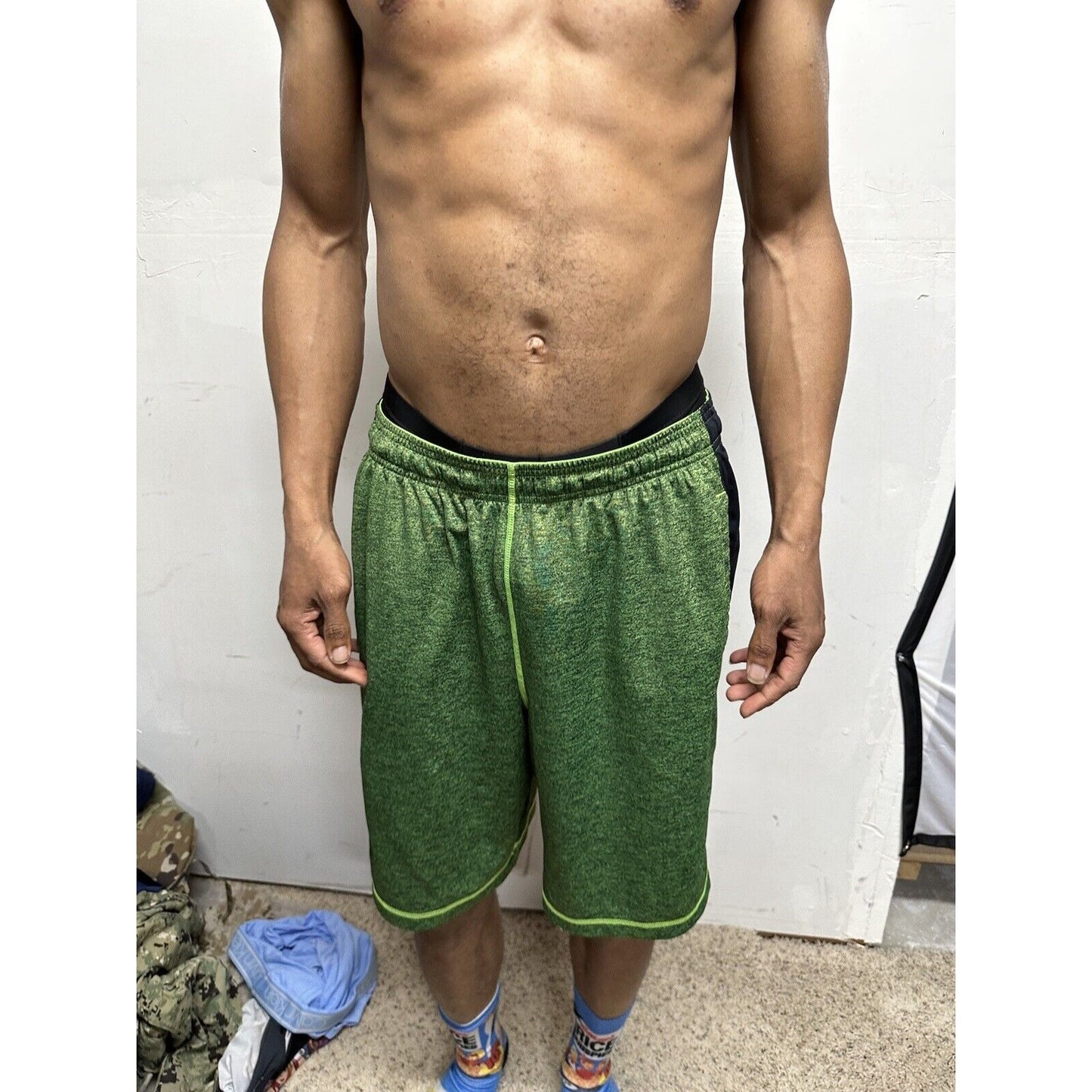 Men’s Green Large Under Armour Athletic Shorts